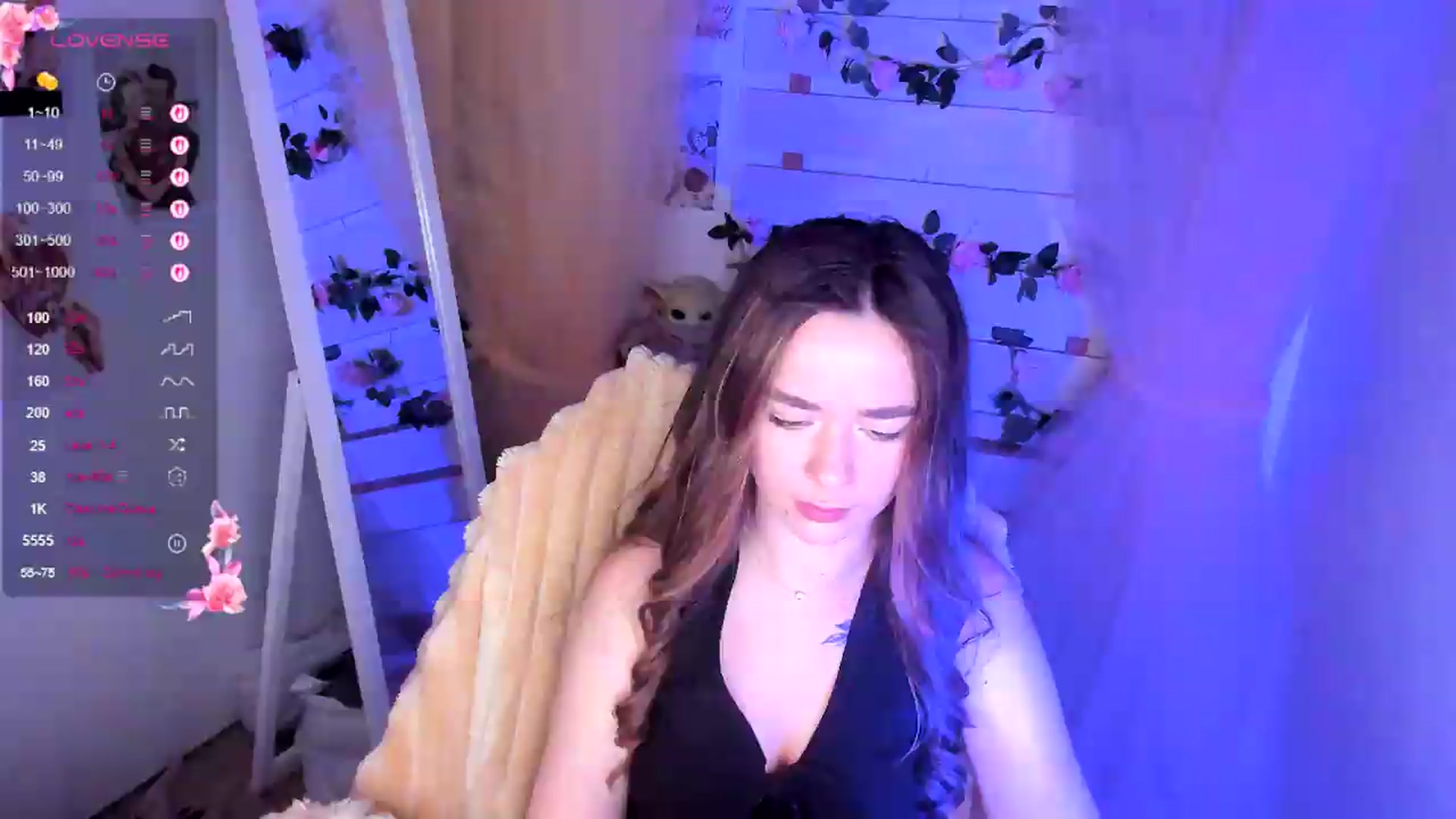 Gallery image thumbnail from KiraLove's myfreecams stream on, 05/19/2026, 09:42 image 16 of 20