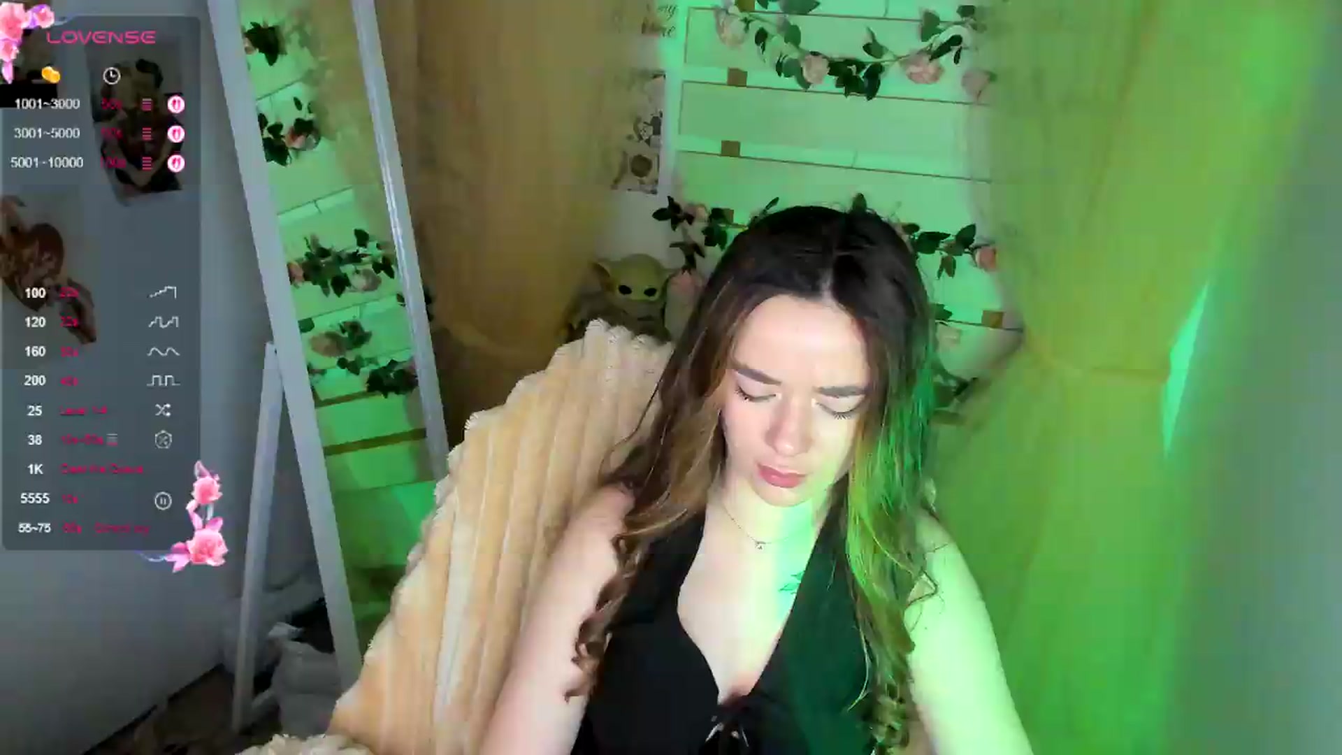 Gallery image thumbnail from KiraLove's myfreecams stream on, 05/19/2026, 09:42 image 18 of 20