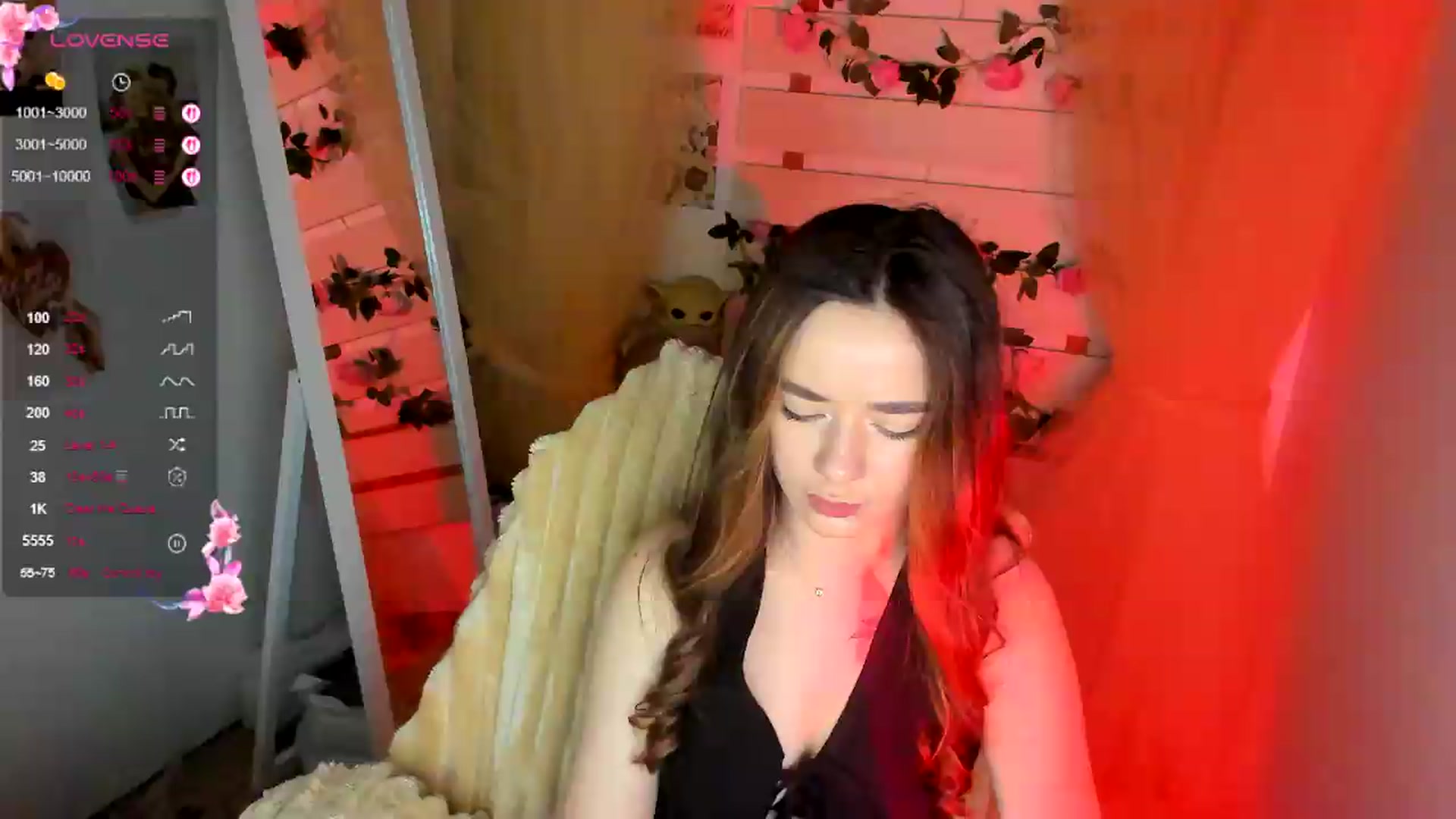 Gallery image thumbnail from KiraLove's myfreecams stream on, 05/19/2026, 09:42 image 8 of 20
