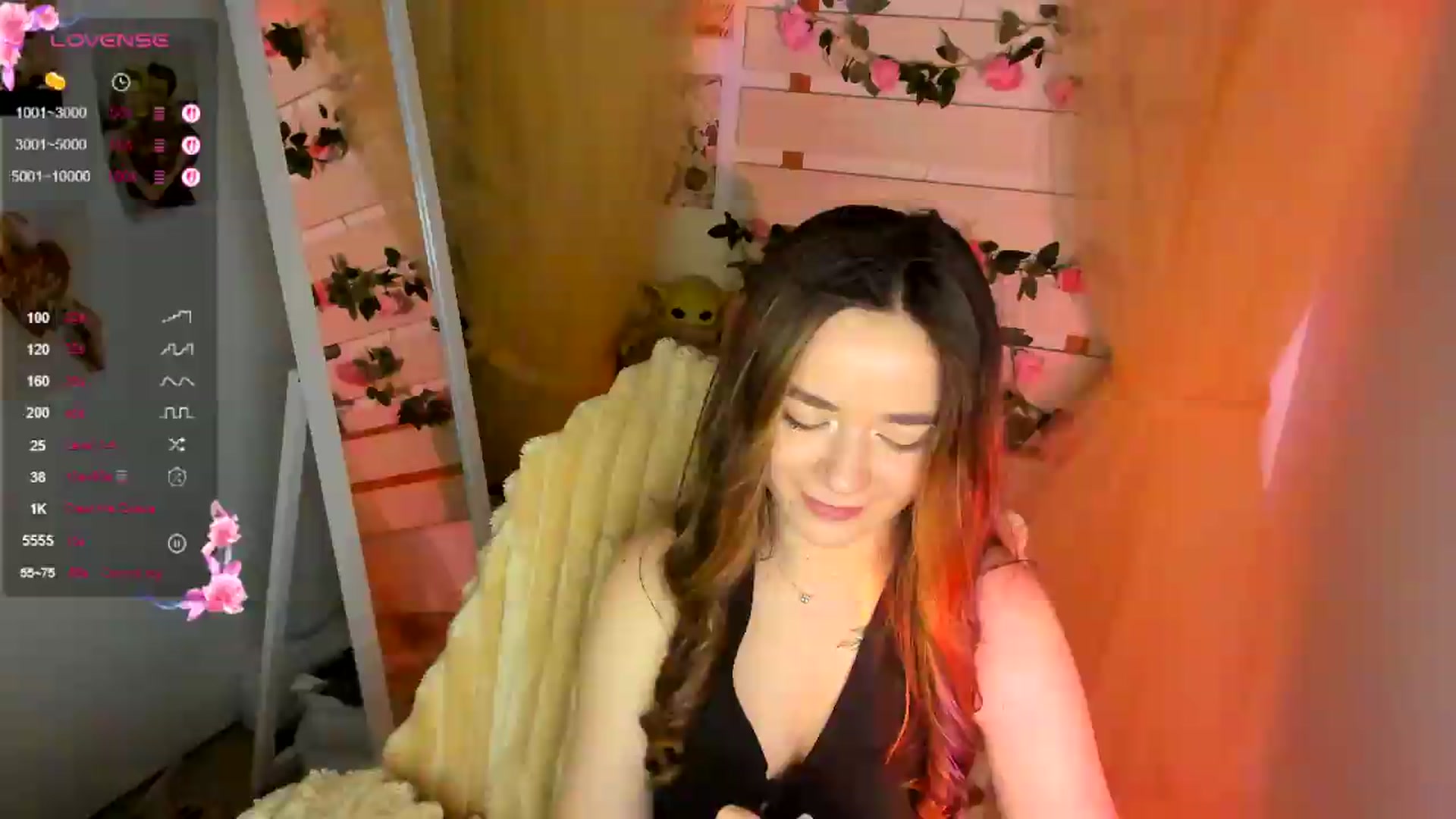 Gallery image thumbnail from KiraLove's myfreecams stream on, 05/19/2026, 09:42 image 3 of 20