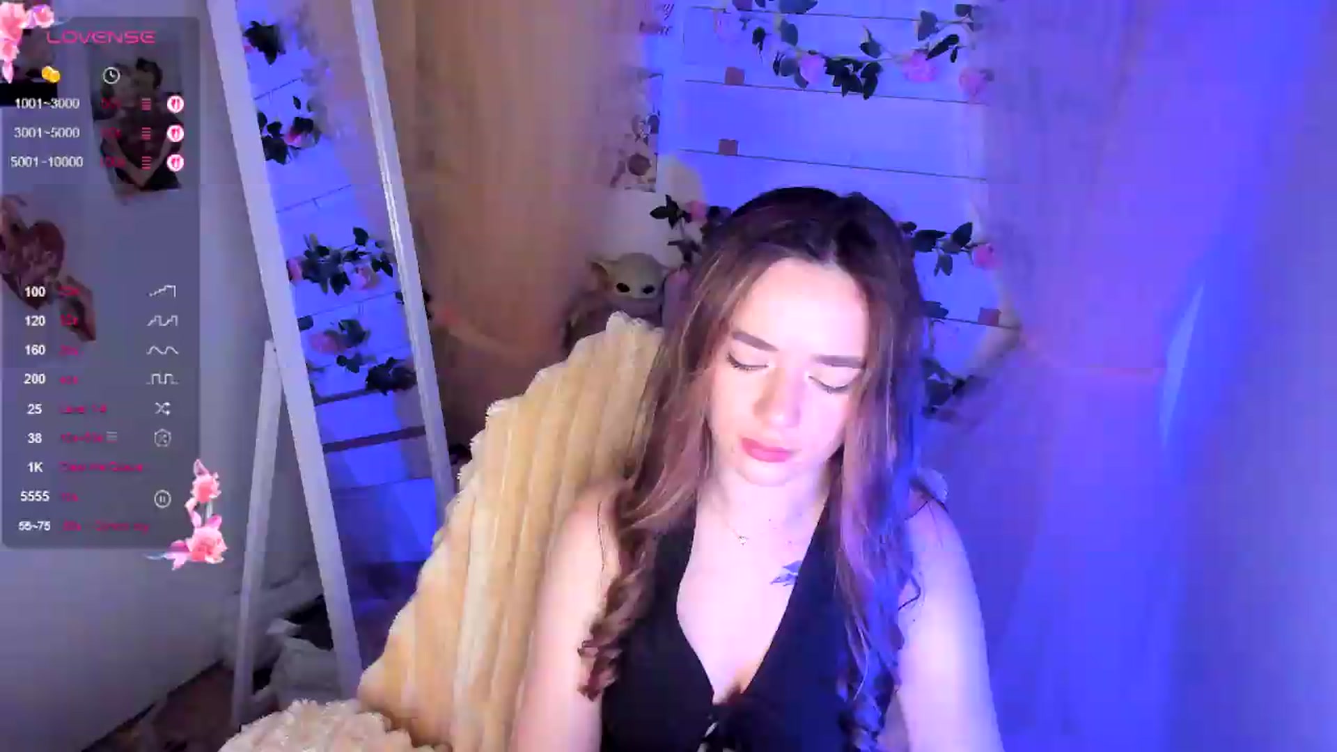 Gallery image thumbnail from KiraLove's myfreecams stream on, 05/19/2026, 09:42 image 7 of 20