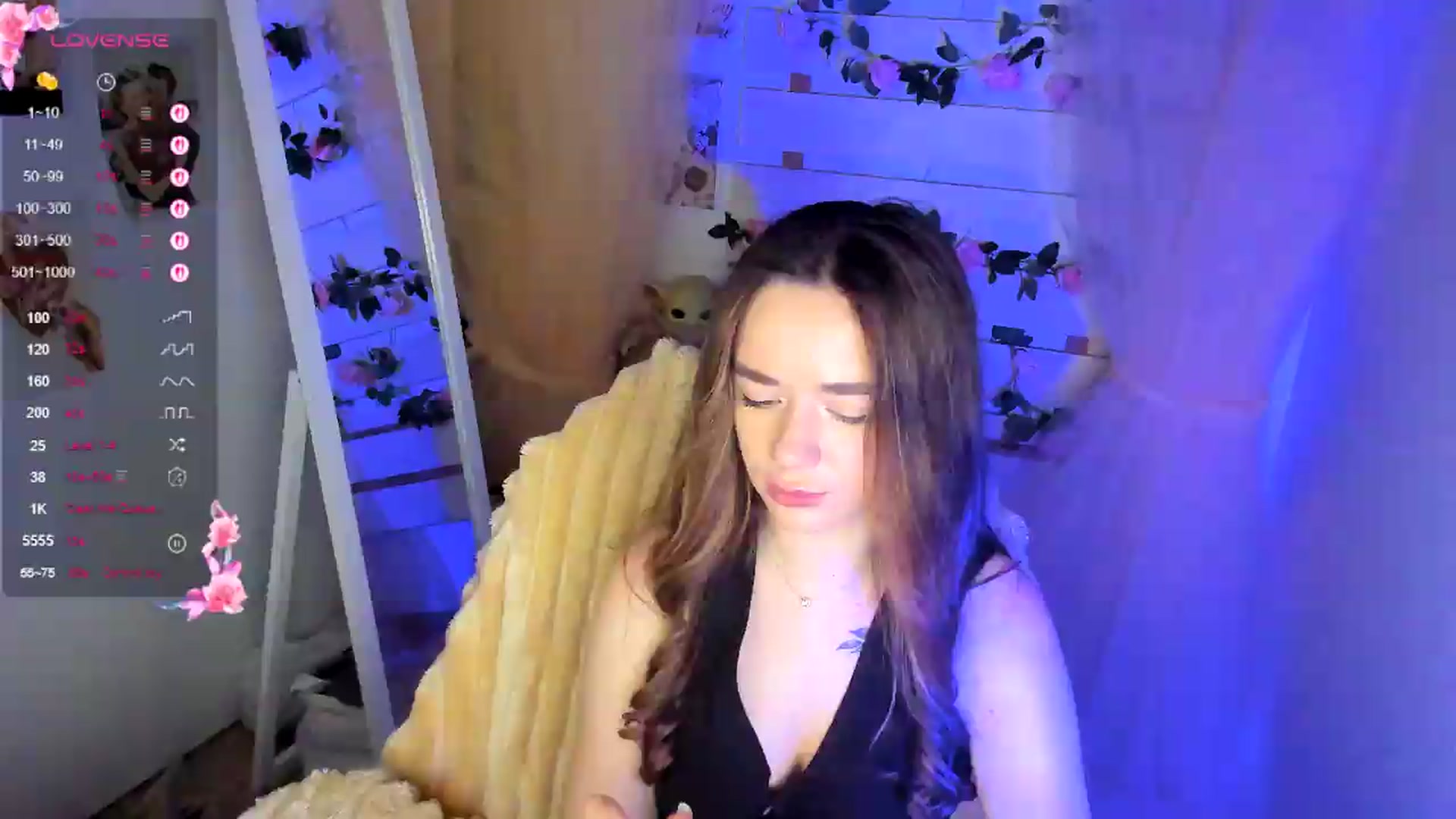 Gallery image thumbnail from KiraLove's myfreecams stream on, 05/19/2026, 09:42 image 5 of 20