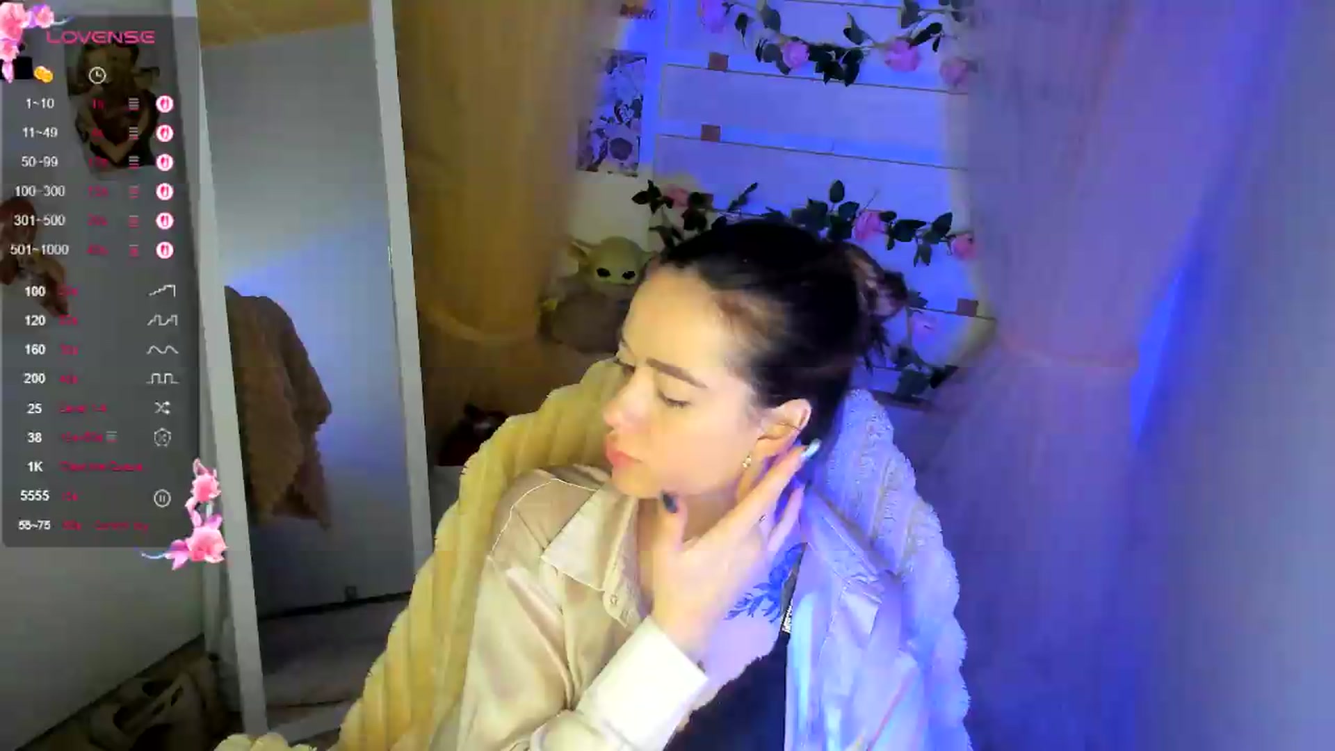 Gallery image thumbnail from KiraLove's myfreecams stream on, 05/22/2026, 09:54 image 3 of 20