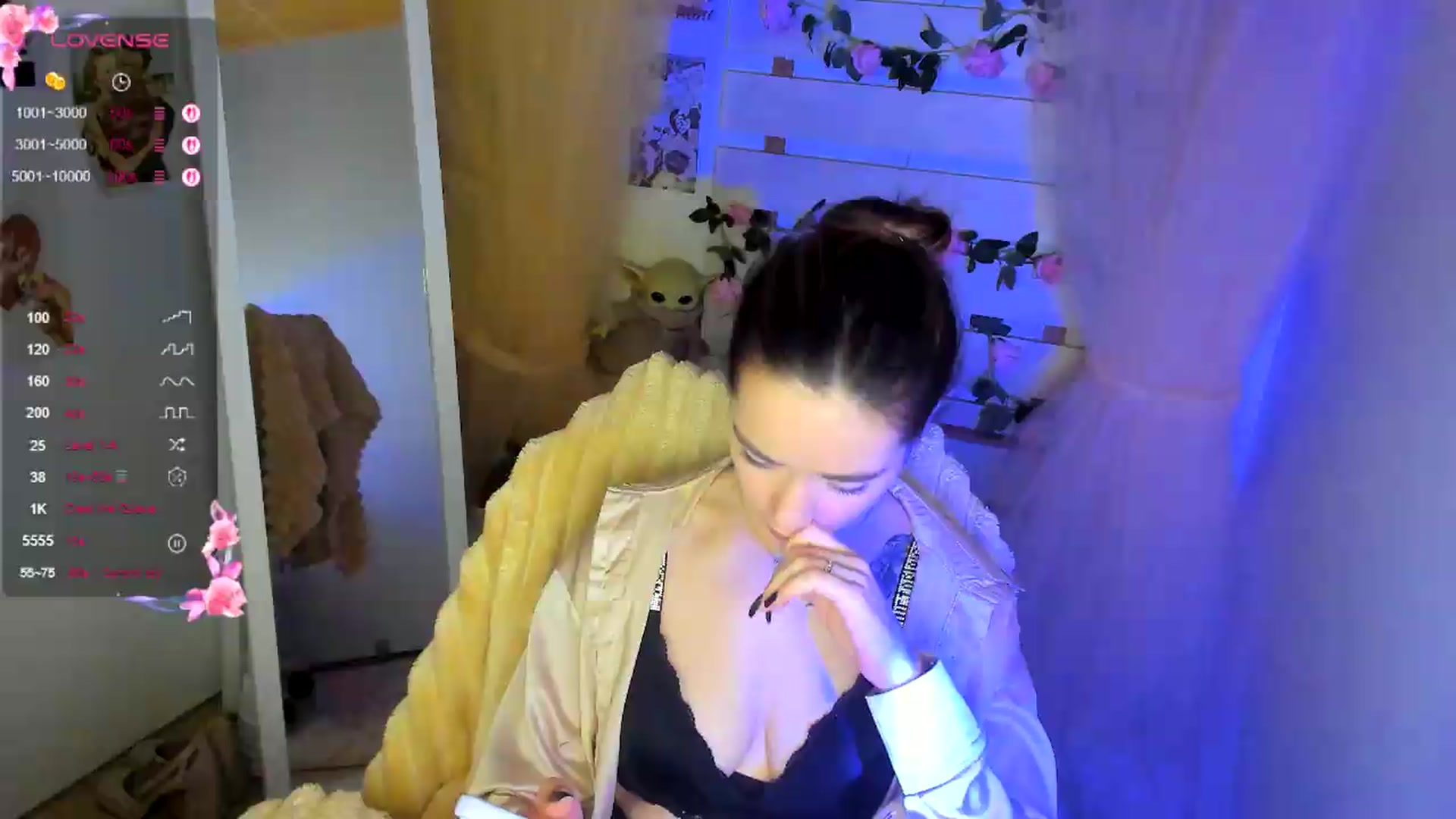 Gallery image thumbnail from KiraLove's myfreecams stream on, 05/22/2026, 11:50 image 5 of 20
