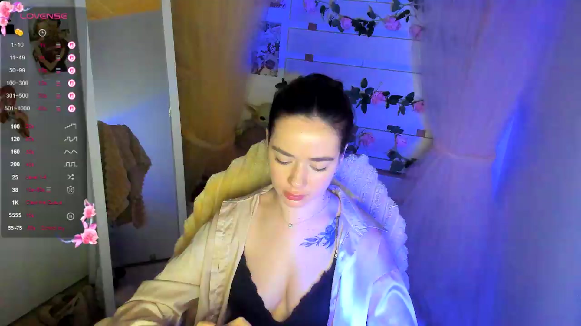 Gallery image thumbnail from KiraLove's myfreecams stream on, 05/22/2026, 11:50 image 12 of 20