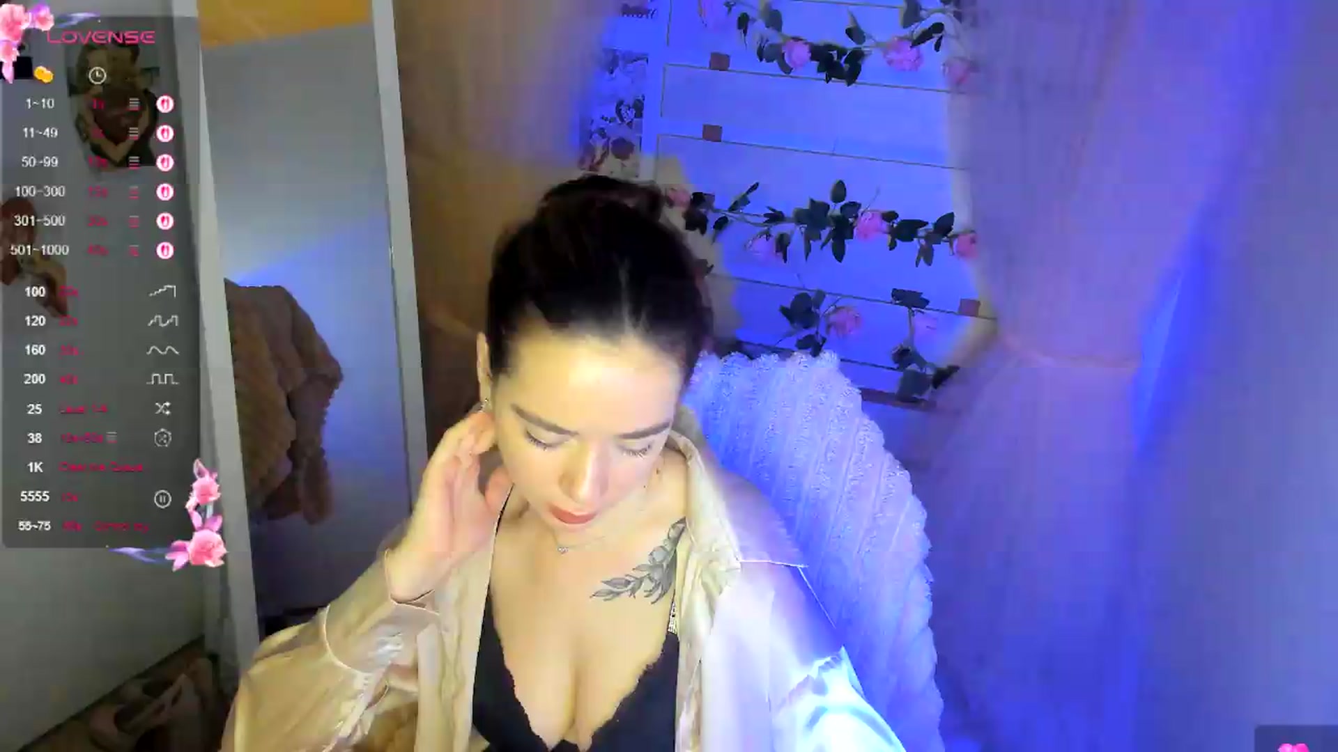 Gallery image thumbnail from KiraLove's myfreecams stream on, 05/22/2026, 11:50 image 7 of 20