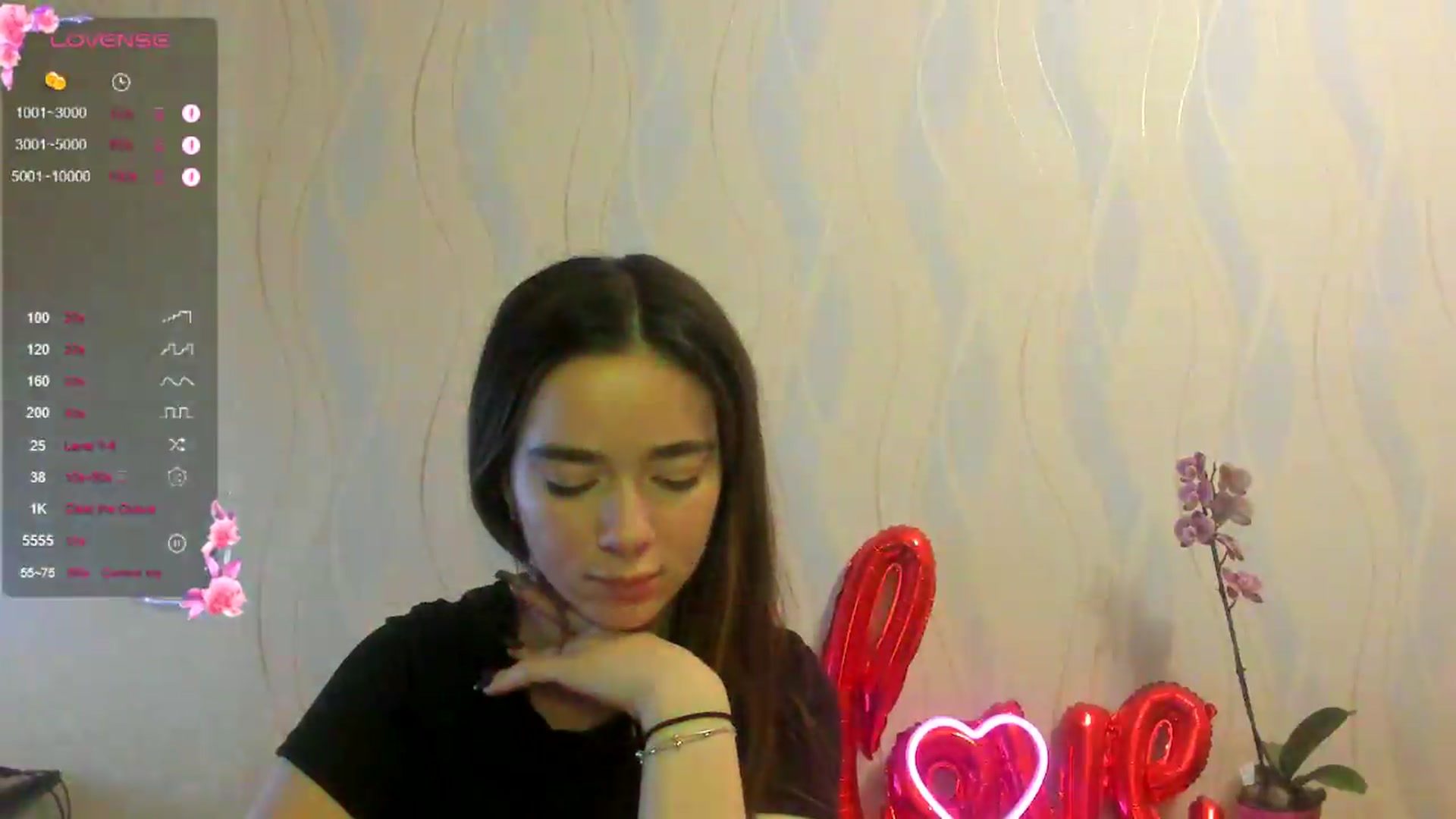 Gallery image thumbnail from KiraLove's myfreecams stream on, 05/25/2026, 18:08 image 18 of 20