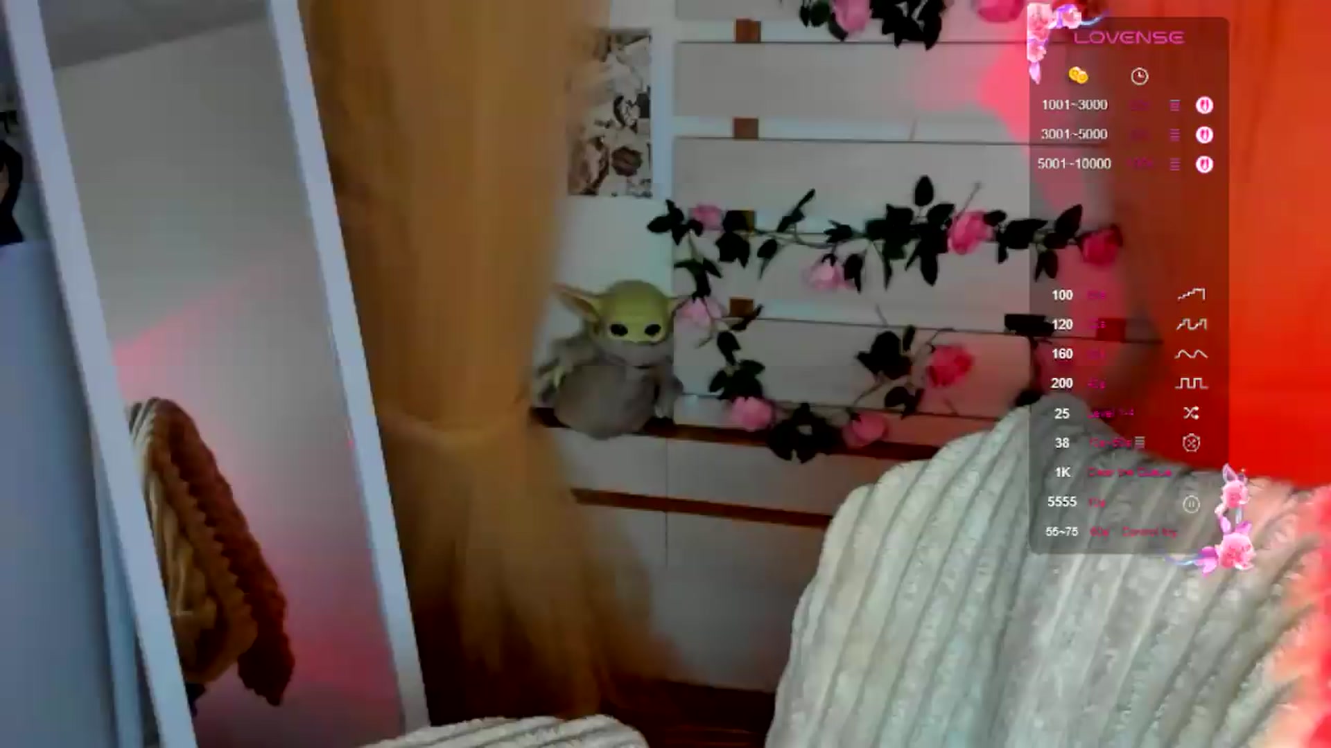 Gallery image thumbnail from KiraLove's myfreecams stream on, 06/19/2026, 08:13 image 18 of 20