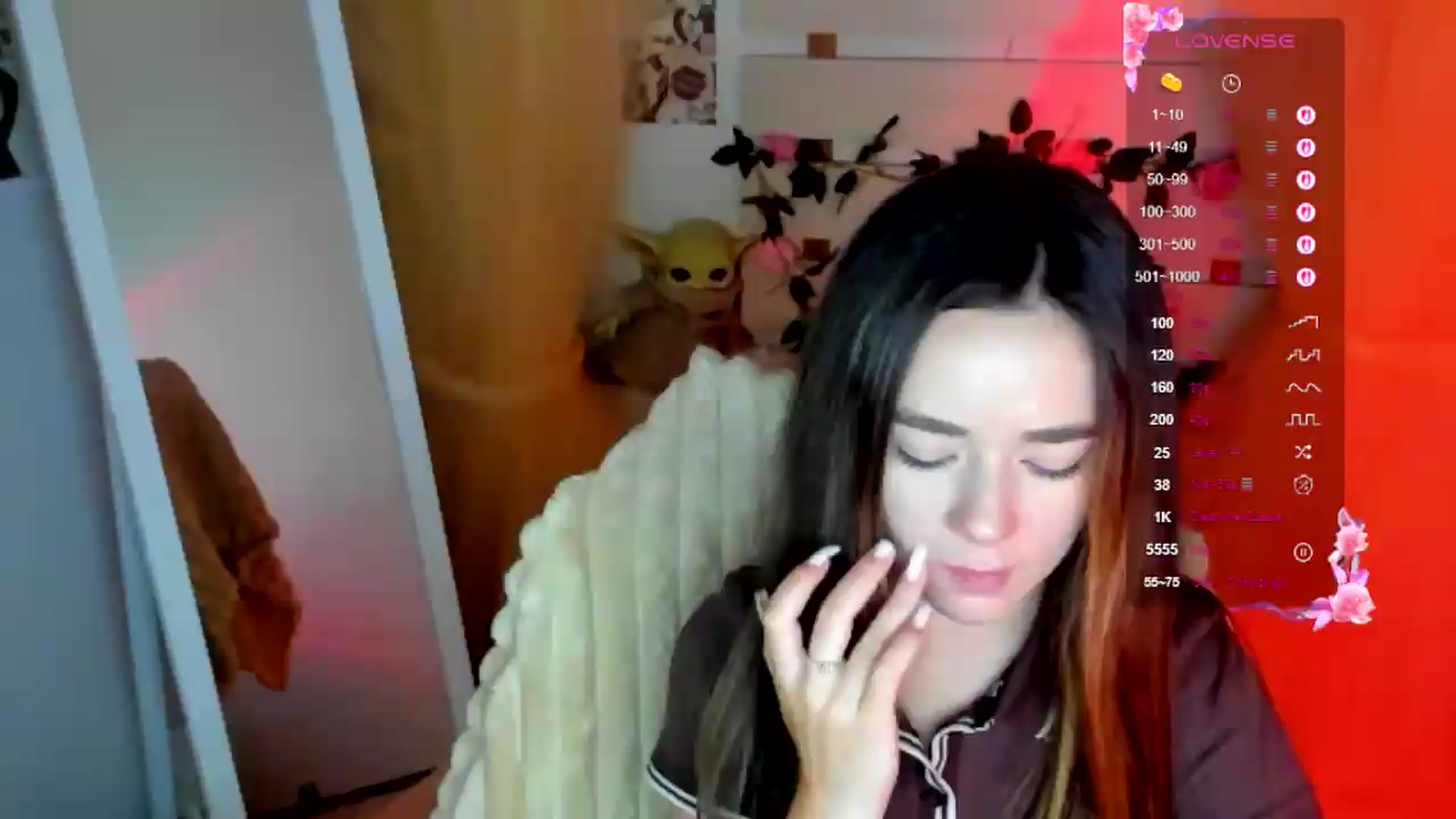 Gallery image thumbnail from KiraLove's myfreecams stream on, 06/19/2026, 10:54 image 12 of 20