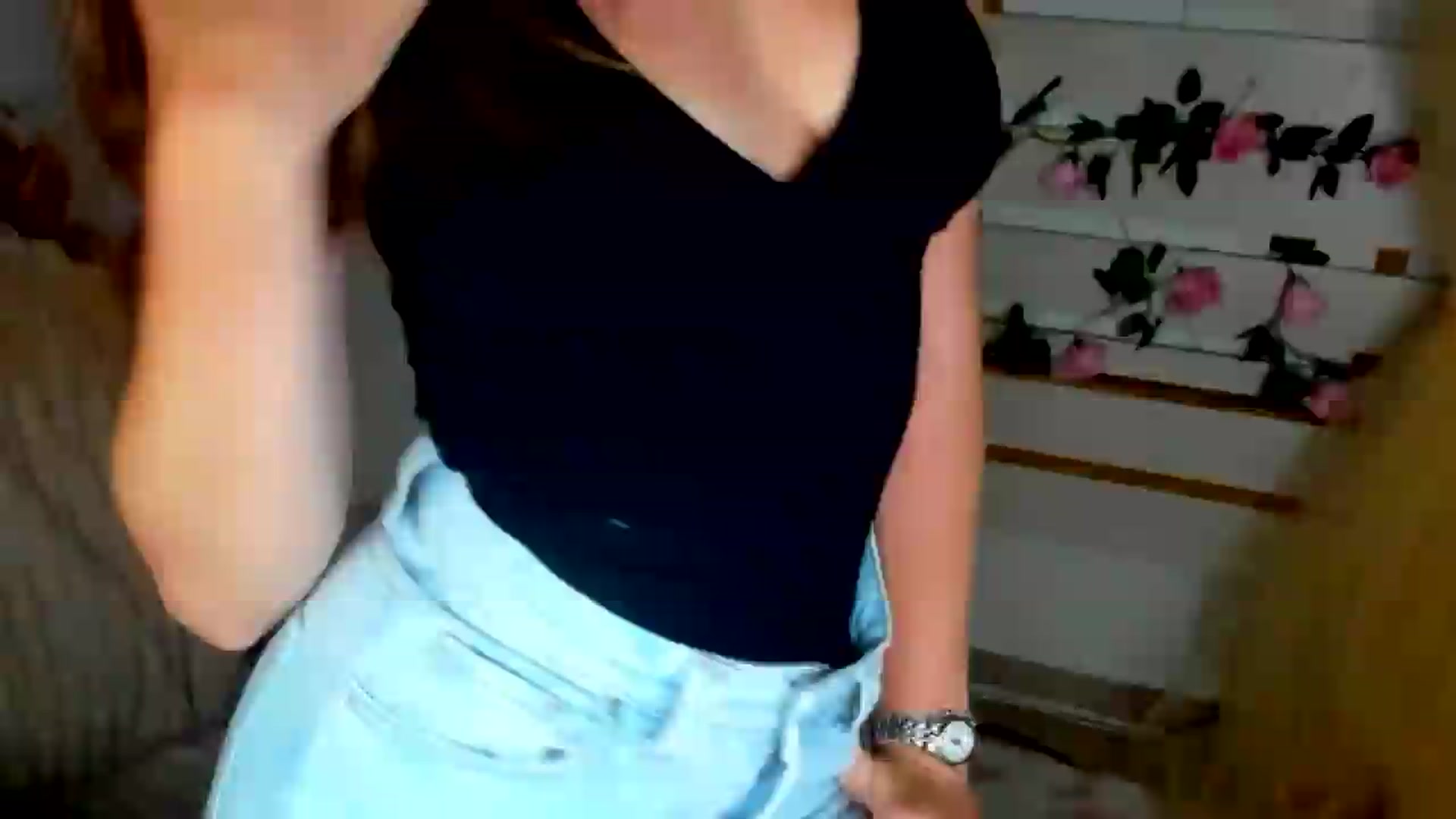 Gallery image thumbnail from KiraLove's myfreecams stream on, 06/20/2026, 10:09 image 15 of 20