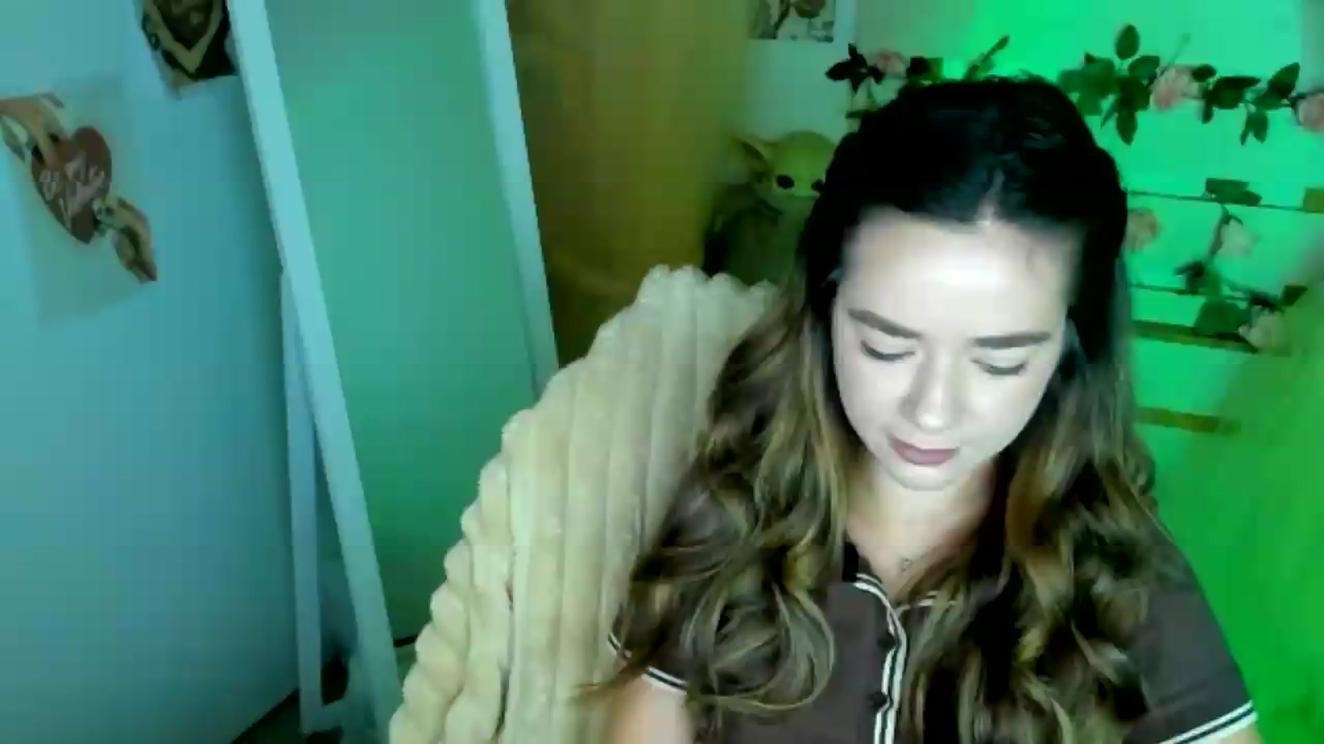 Gallery image thumbnail from KiraLove's myfreecams stream on, 06/23/2026, 07:28 image 14 of 20