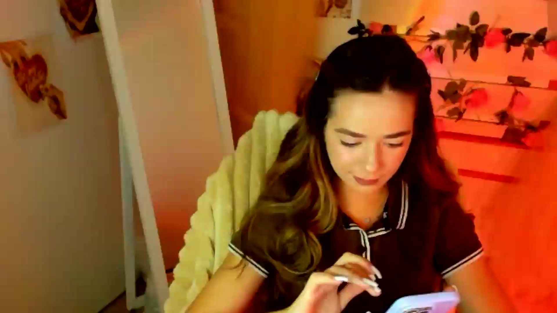 Gallery image thumbnail from KiraLove's myfreecams stream on, 06/23/2026, 07:28 image 1 of 20