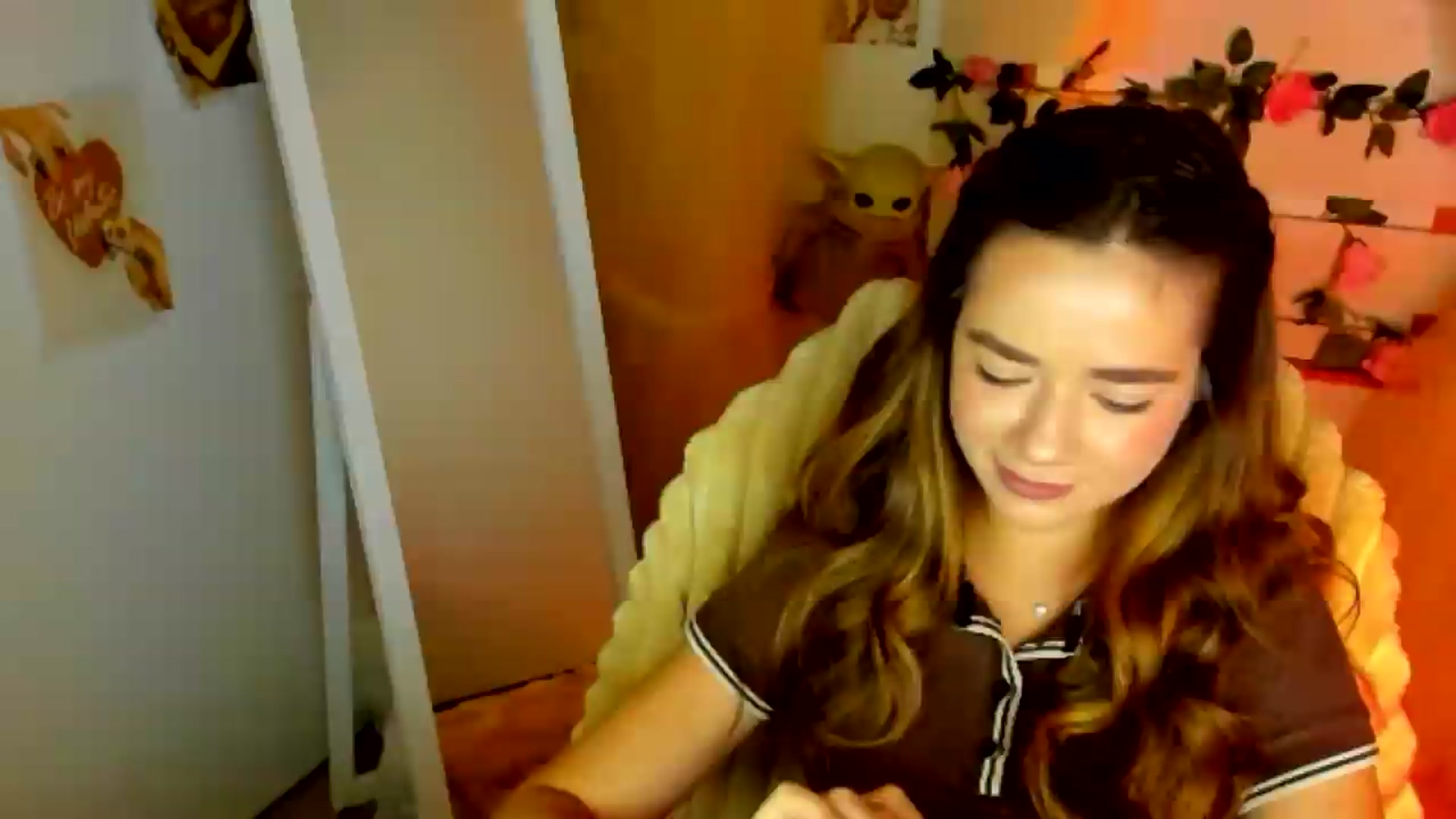 Gallery image thumbnail from KiraLove's myfreecams stream on, 06/23/2026, 07:28 image 11 of 20