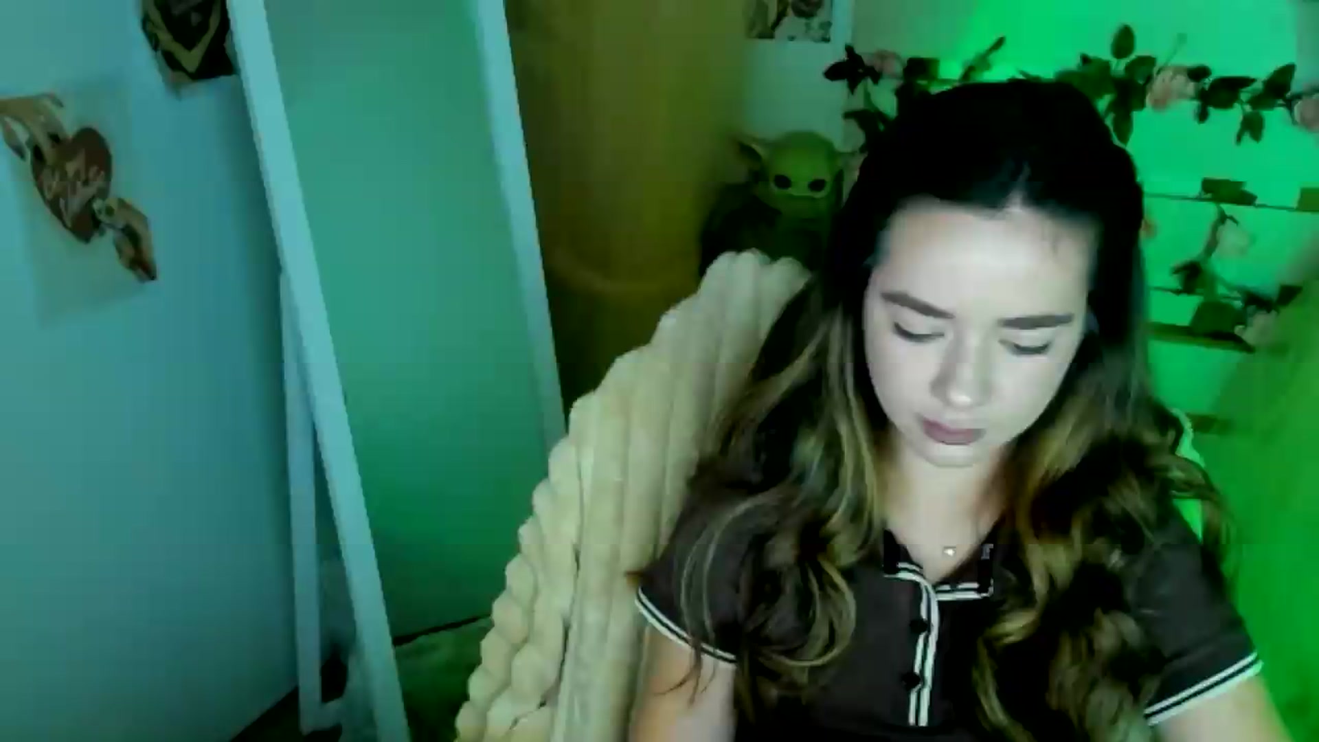 Gallery image thumbnail from KiraLove's myfreecams stream on, 06/23/2026, 07:28 image 8 of 20