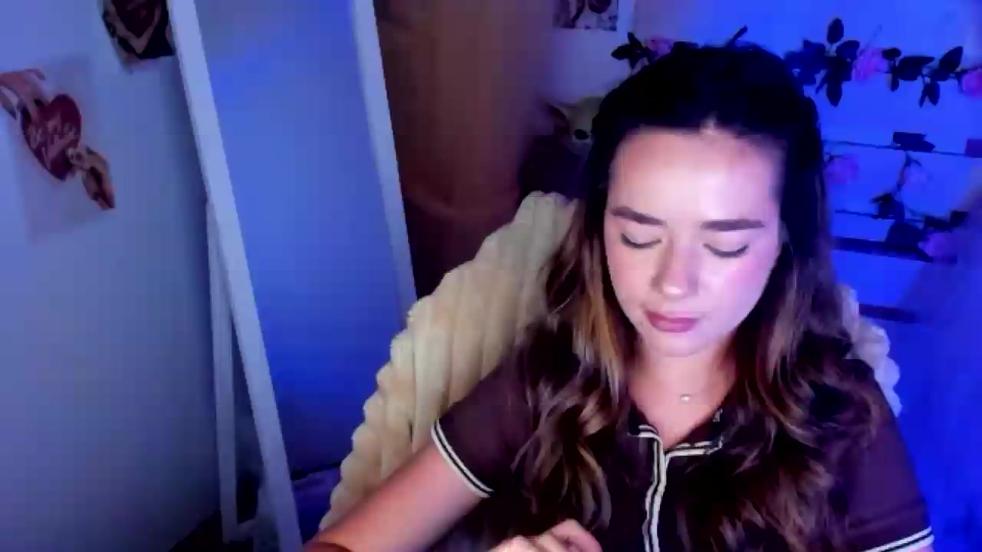 Gallery image thumbnail from KiraLove's myfreecams stream on, 06/23/2026, 10:11 image 4 of 20