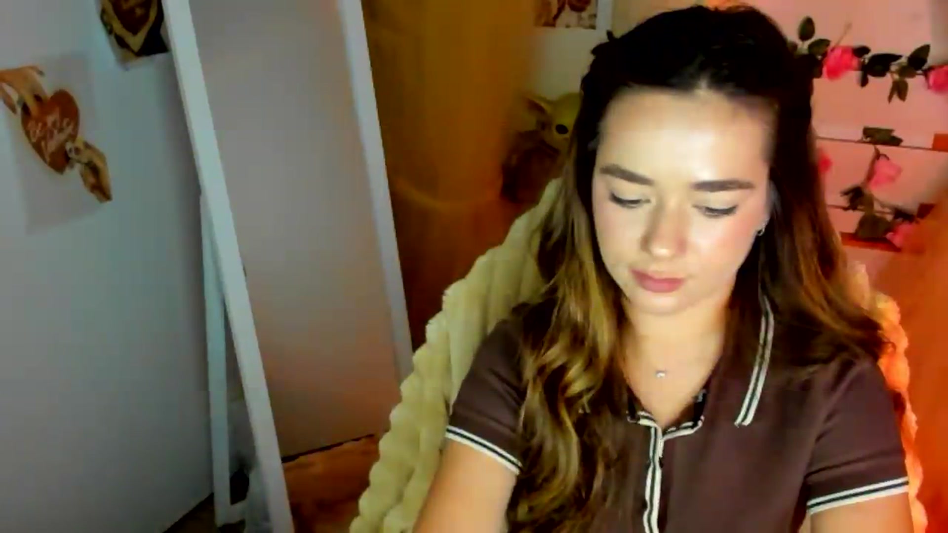Gallery image thumbnail from KiraLove's myfreecams stream on, 06/23/2026, 10:11 image 17 of 20