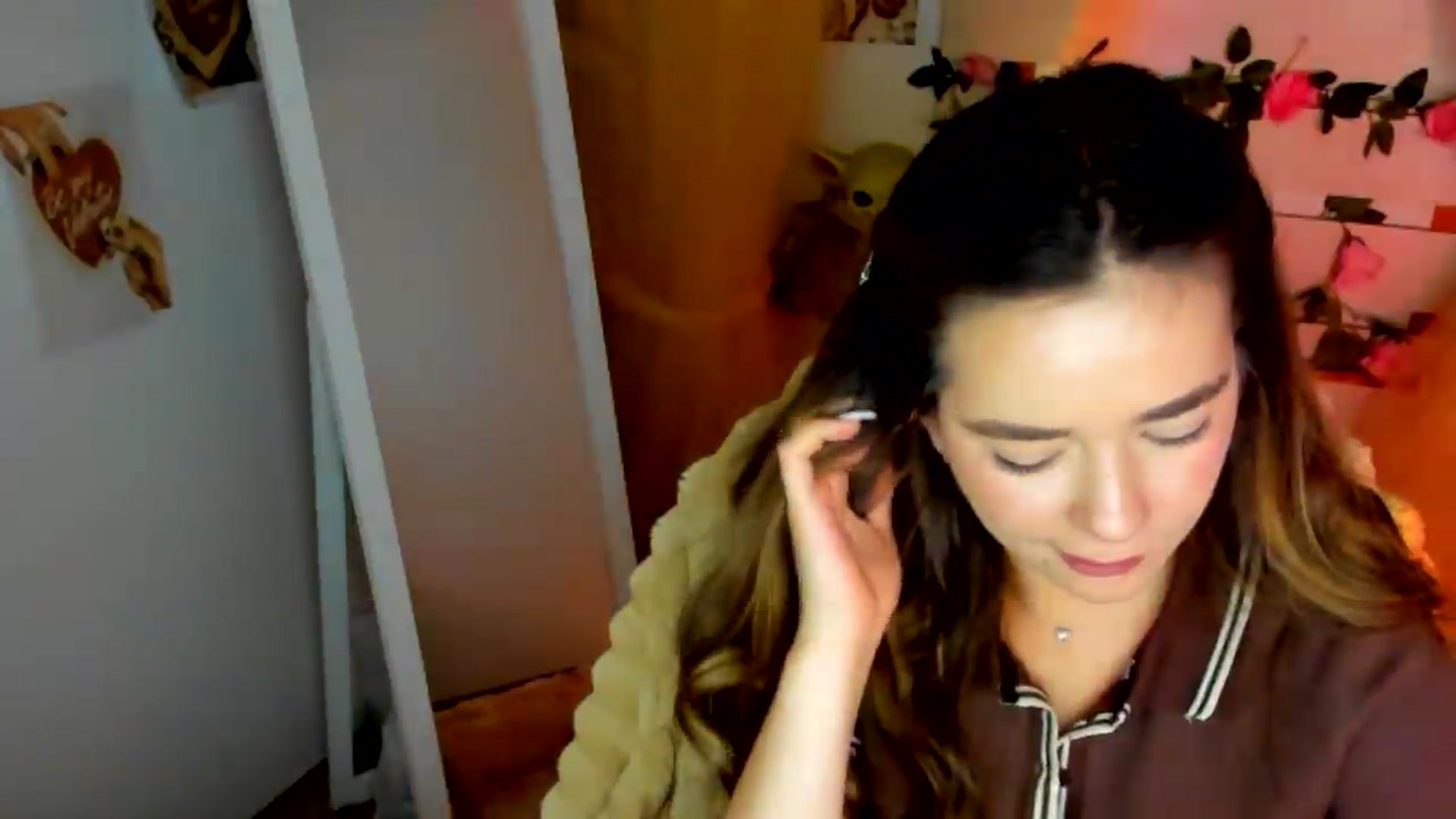 Gallery image thumbnail from KiraLove's myfreecams stream on, 06/23/2026, 10:11 image 15 of 20