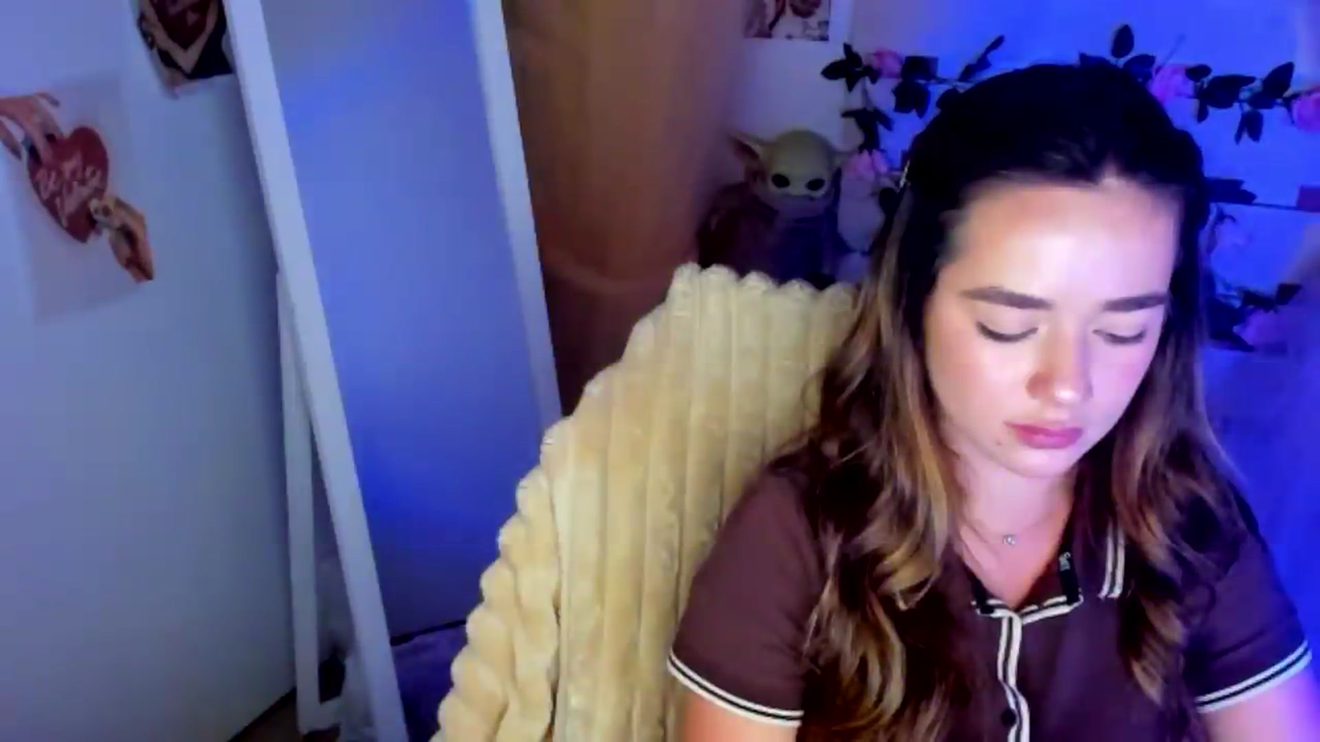 Gallery image thumbnail from KiraLove's myfreecams stream on, 06/23/2026, 10:11 image 20 of 20