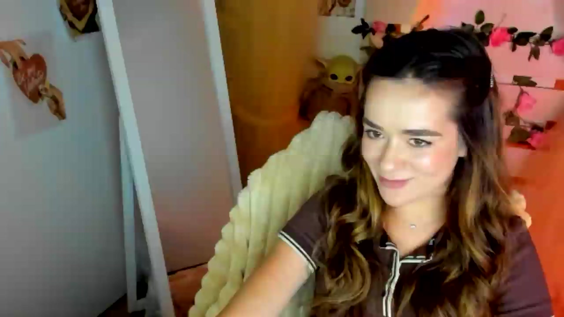 Gallery image thumbnail from KiraLove's myfreecams stream on, 06/23/2026, 10:11 image 7 of 20