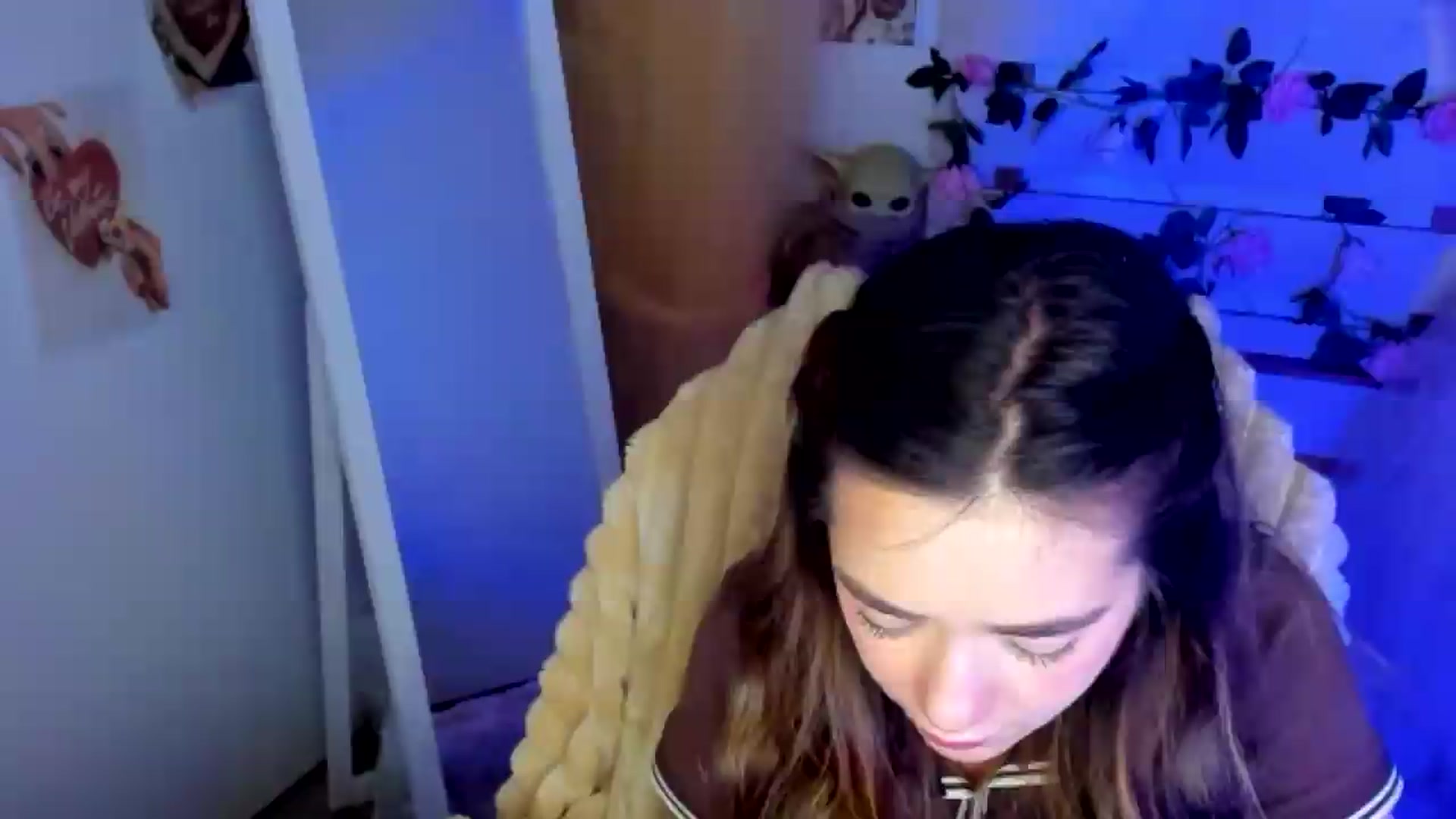 Gallery image thumbnail from KiraLove's myfreecams stream on, 06/23/2026, 11:28 image 3 of 20