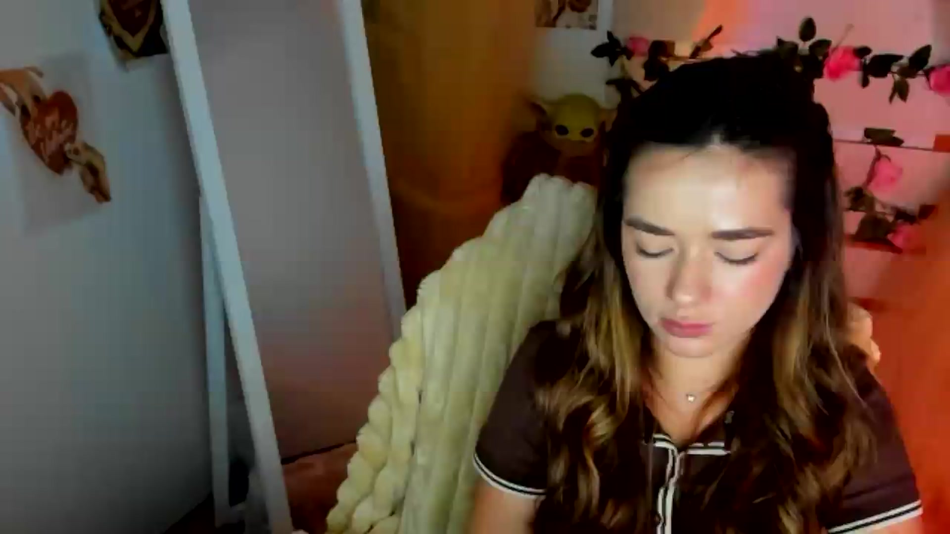 Gallery image thumbnail from KiraLove's myfreecams stream on, 06/23/2026, 11:28 image 4 of 20