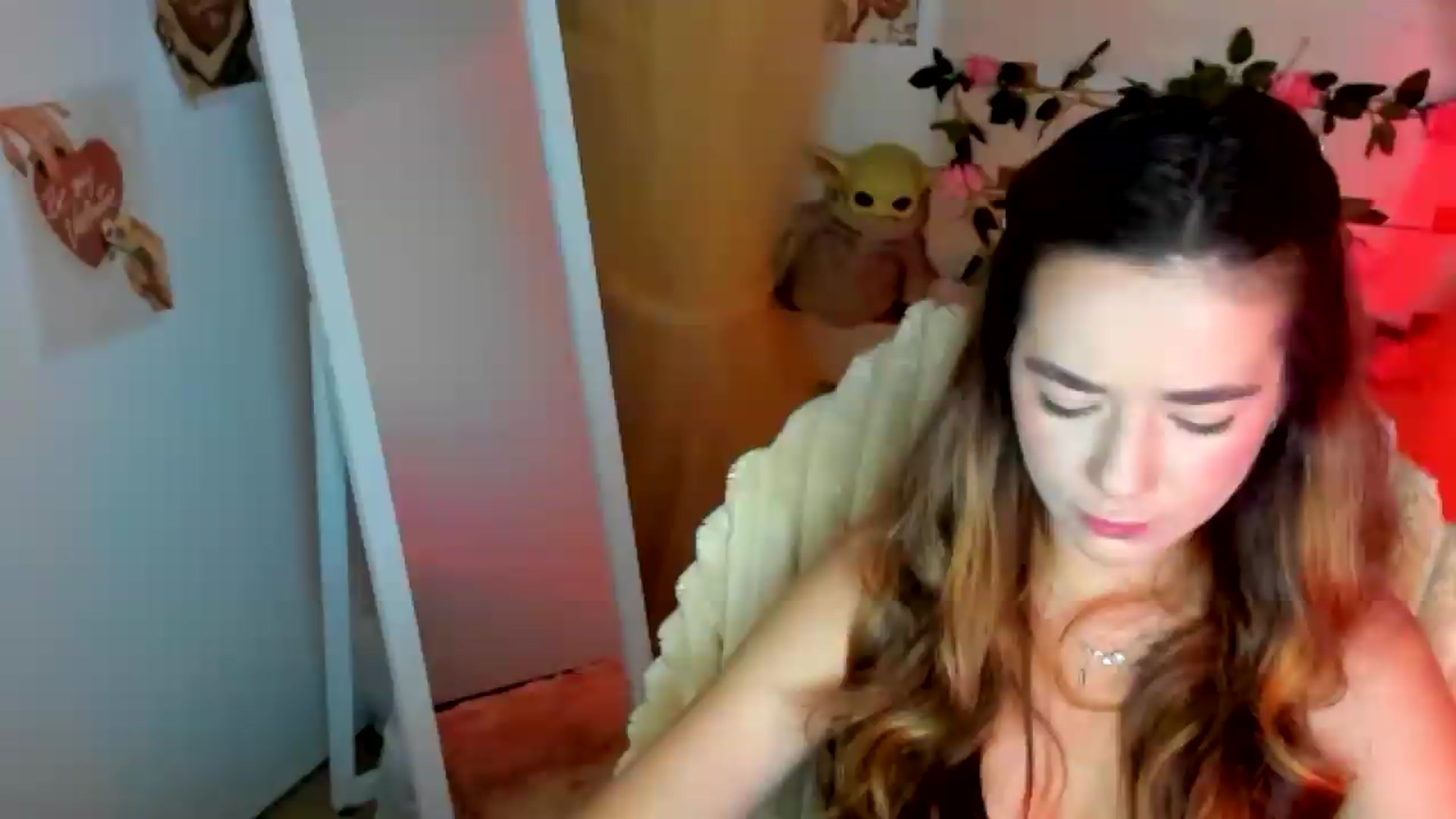 Gallery image thumbnail from KiraLove's myfreecams stream on, 06/24/2026, 07:25 image 12 of 20