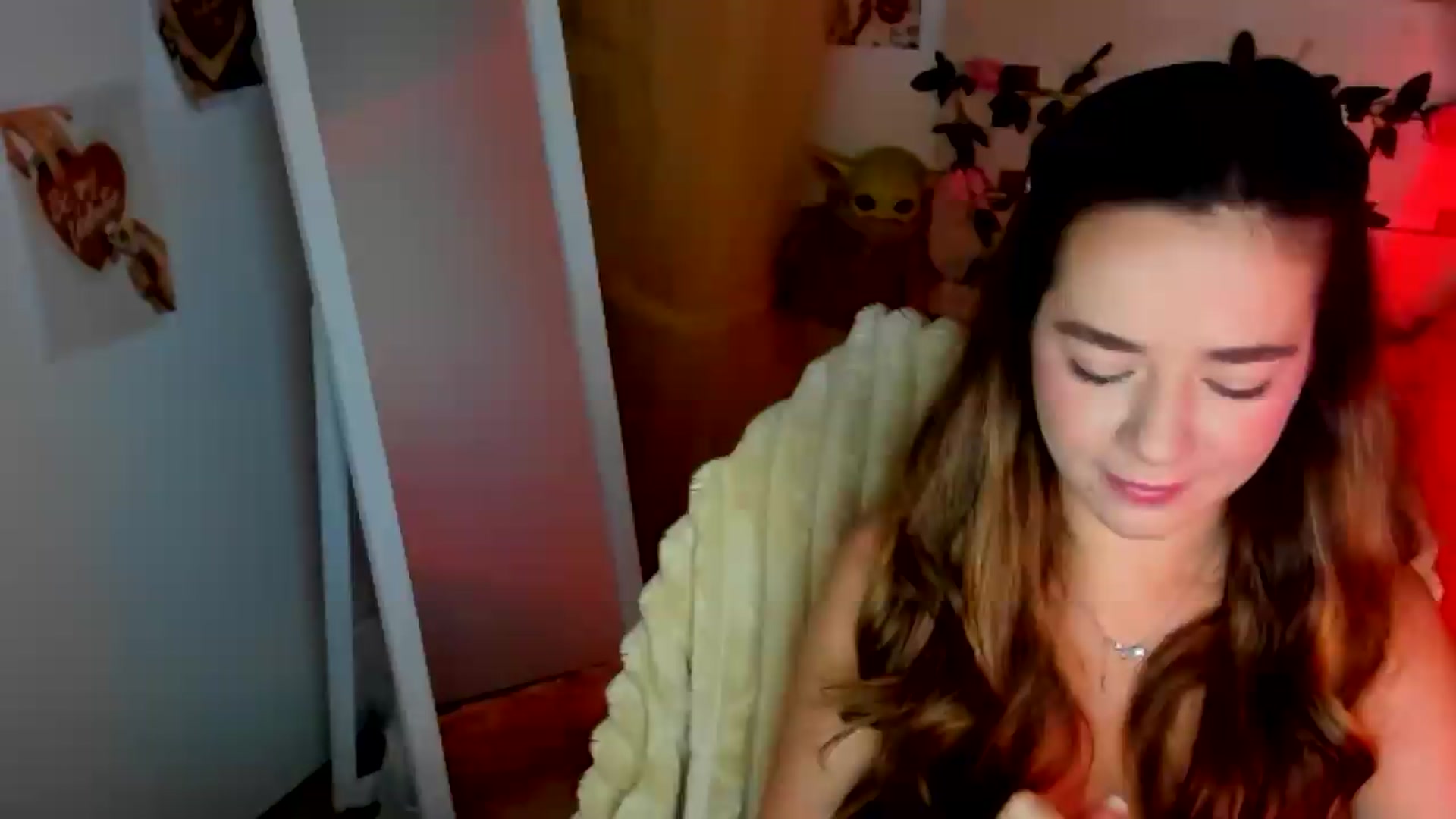 Gallery image thumbnail from KiraLove's myfreecams stream on, 06/24/2026, 07:25 image 1 of 20