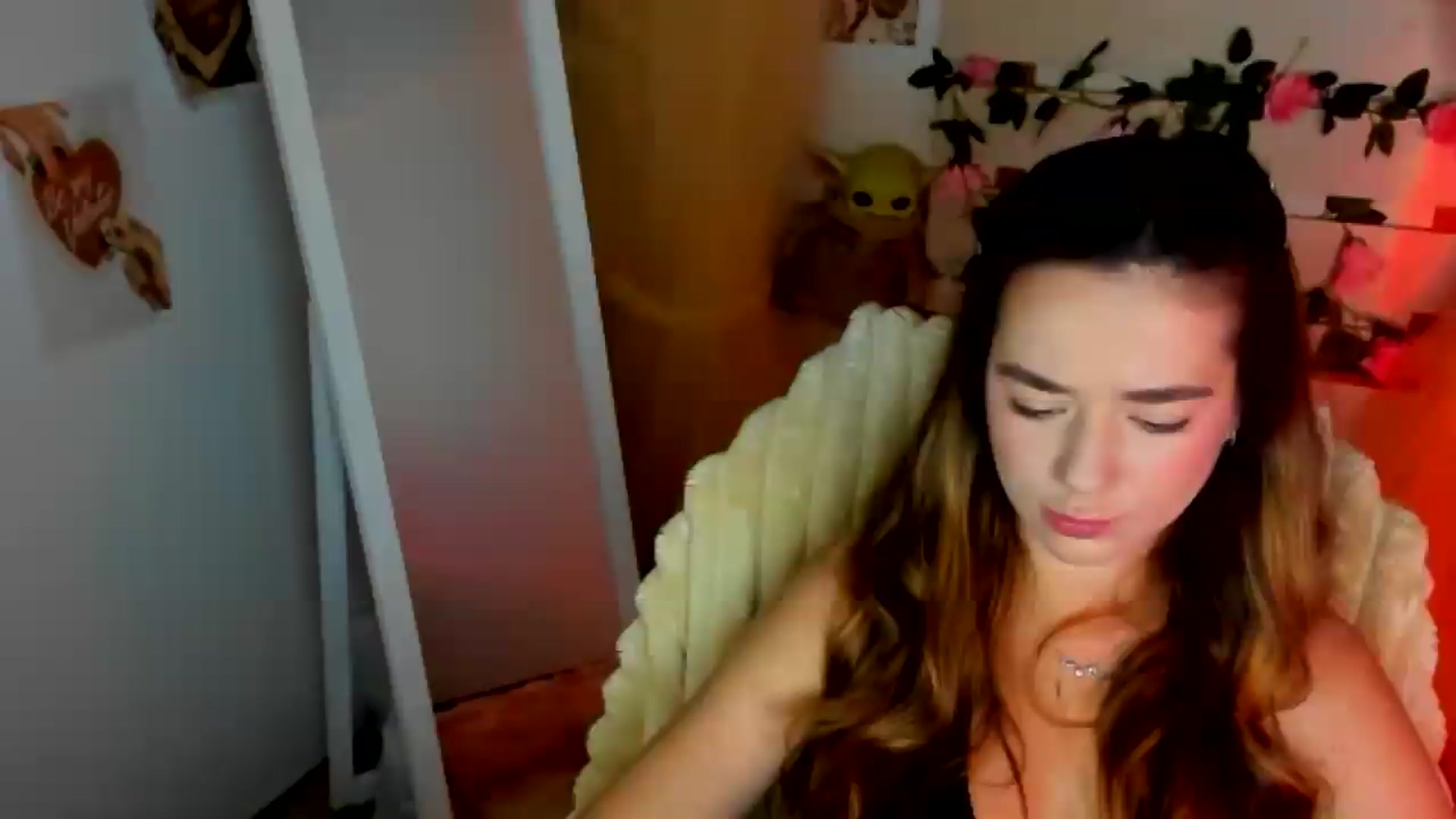 Gallery image thumbnail from KiraLove's myfreecams stream on, 06/24/2026, 07:25 image 14 of 20
