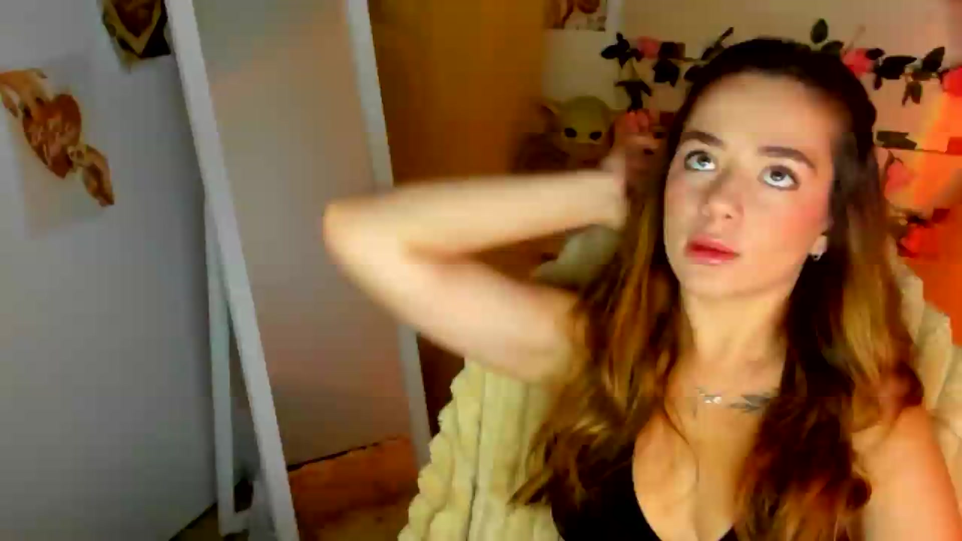 Gallery image thumbnail from KiraLove's myfreecams stream on, 06/24/2026, 07:25 image 7 of 20