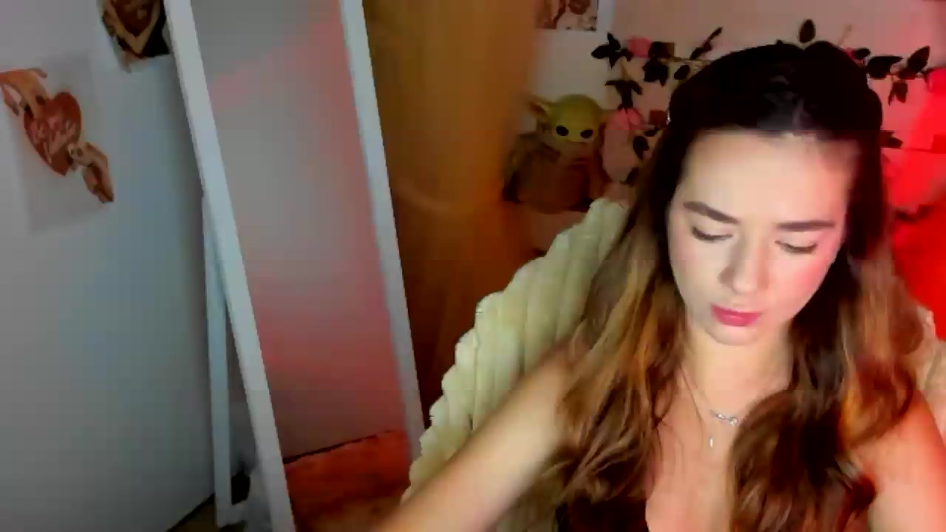 Gallery image thumbnail from KiraLove's myfreecams stream on, 06/24/2026, 07:25 image 3 of 20