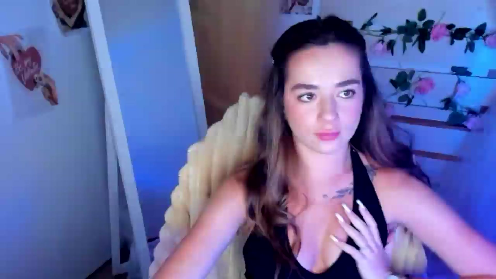 Gallery image thumbnail from KiraLove's myfreecams stream on, 06/24/2026, 09:25 image 8 of 20