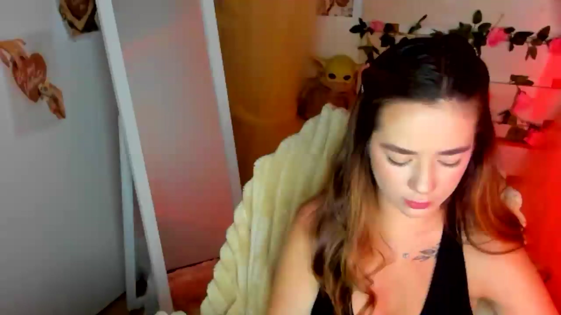 Gallery image thumbnail from KiraLove's myfreecams stream on, 06/24/2026, 09:25 image 7 of 20