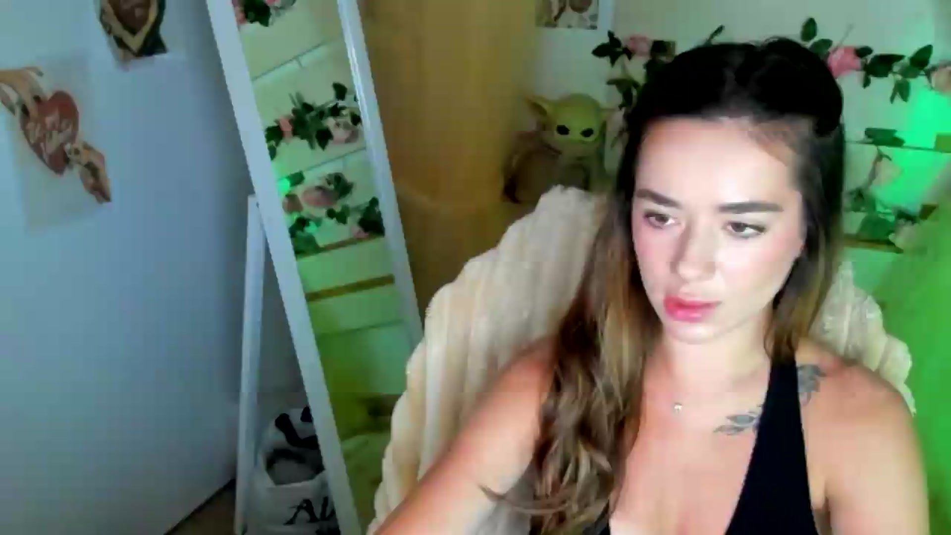 Gallery image thumbnail from KiraLove's myfreecams stream on, 06/24/2026, 11:47 image 19 of 20