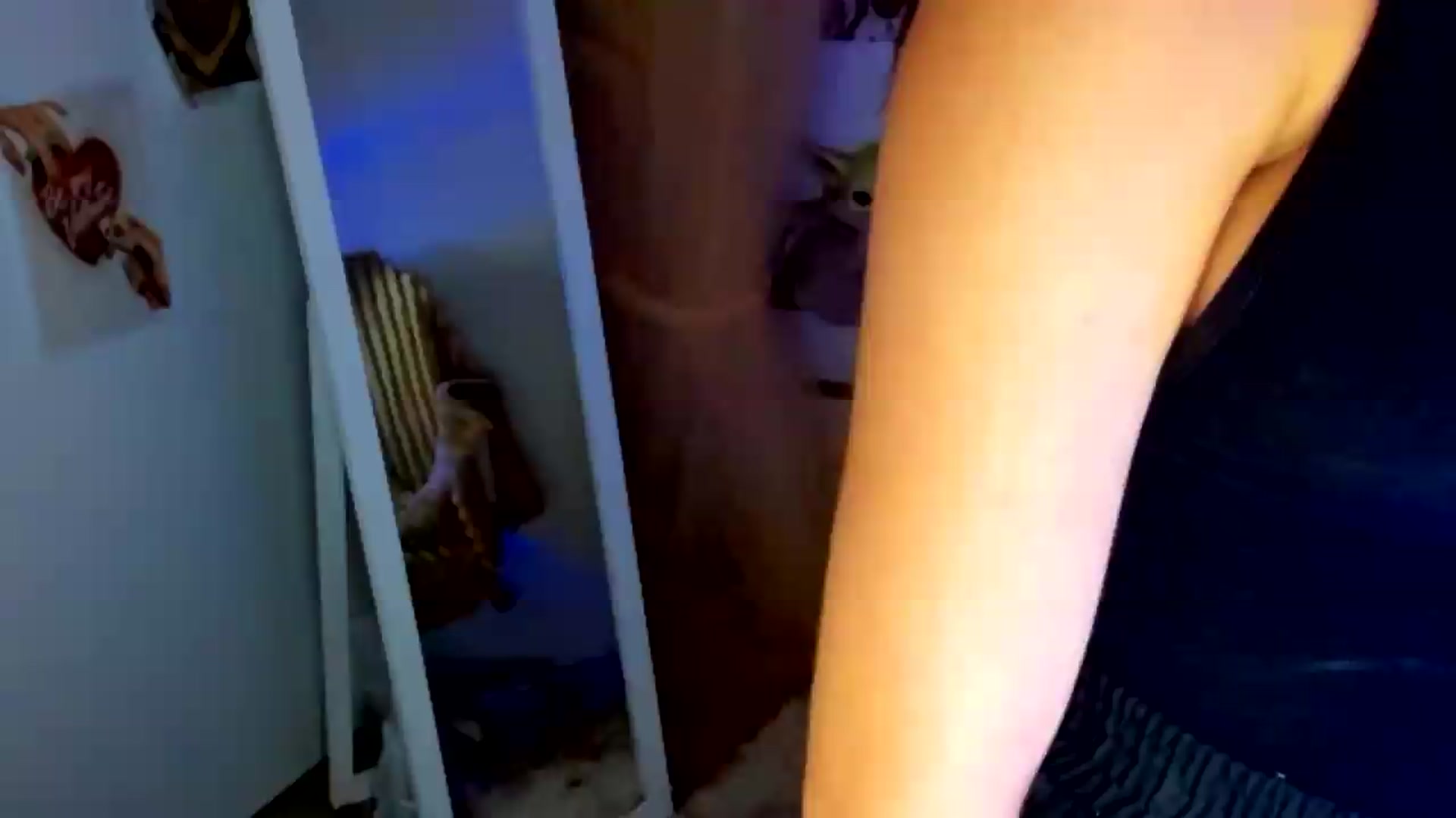 Gallery image thumbnail from KiraLove's myfreecams stream on, 06/24/2026, 11:47 image 18 of 20