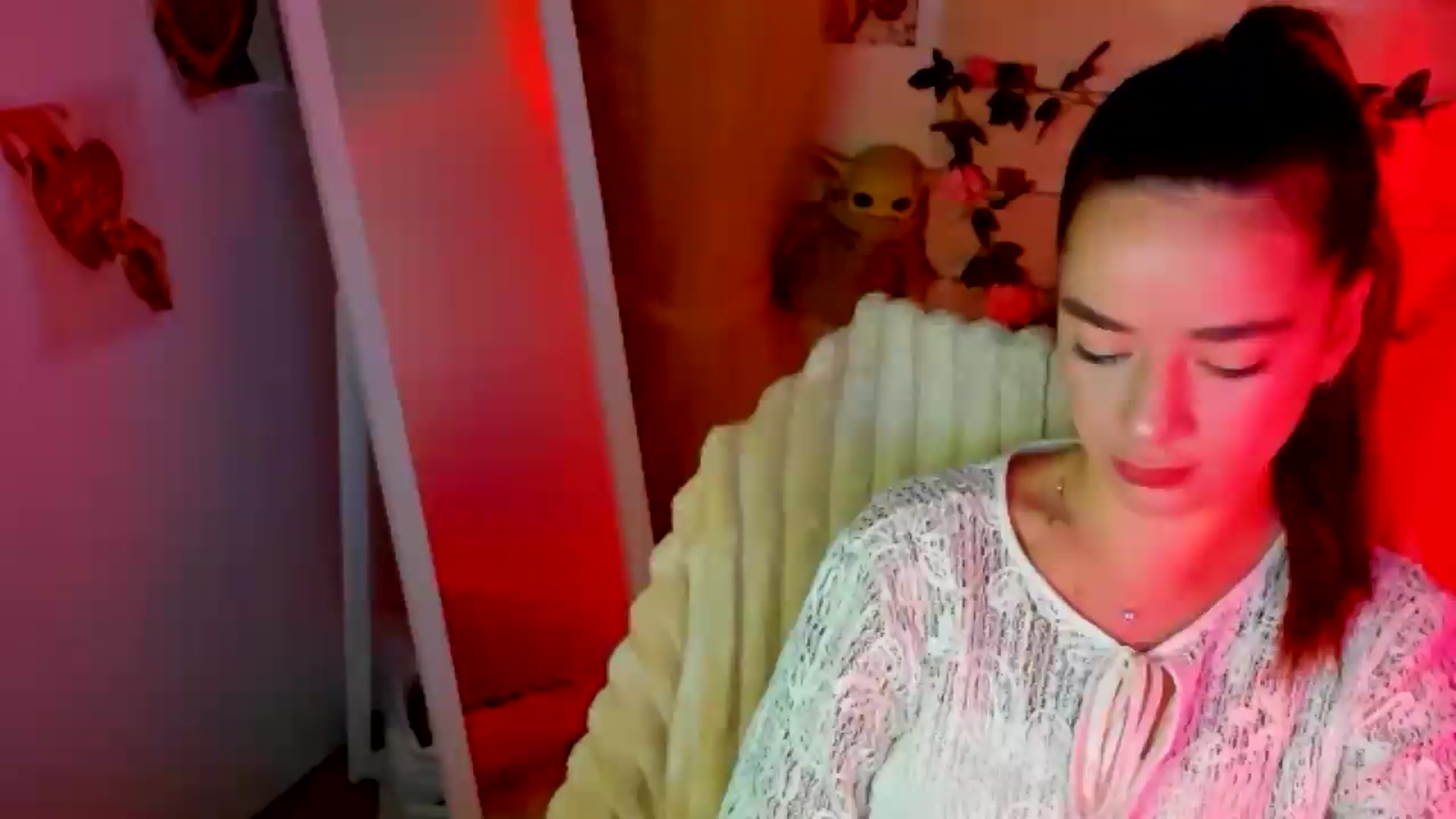 Gallery image thumbnail from KiraLove's myfreecams stream on, 06/25/2026, 06:35 image 6 of 20