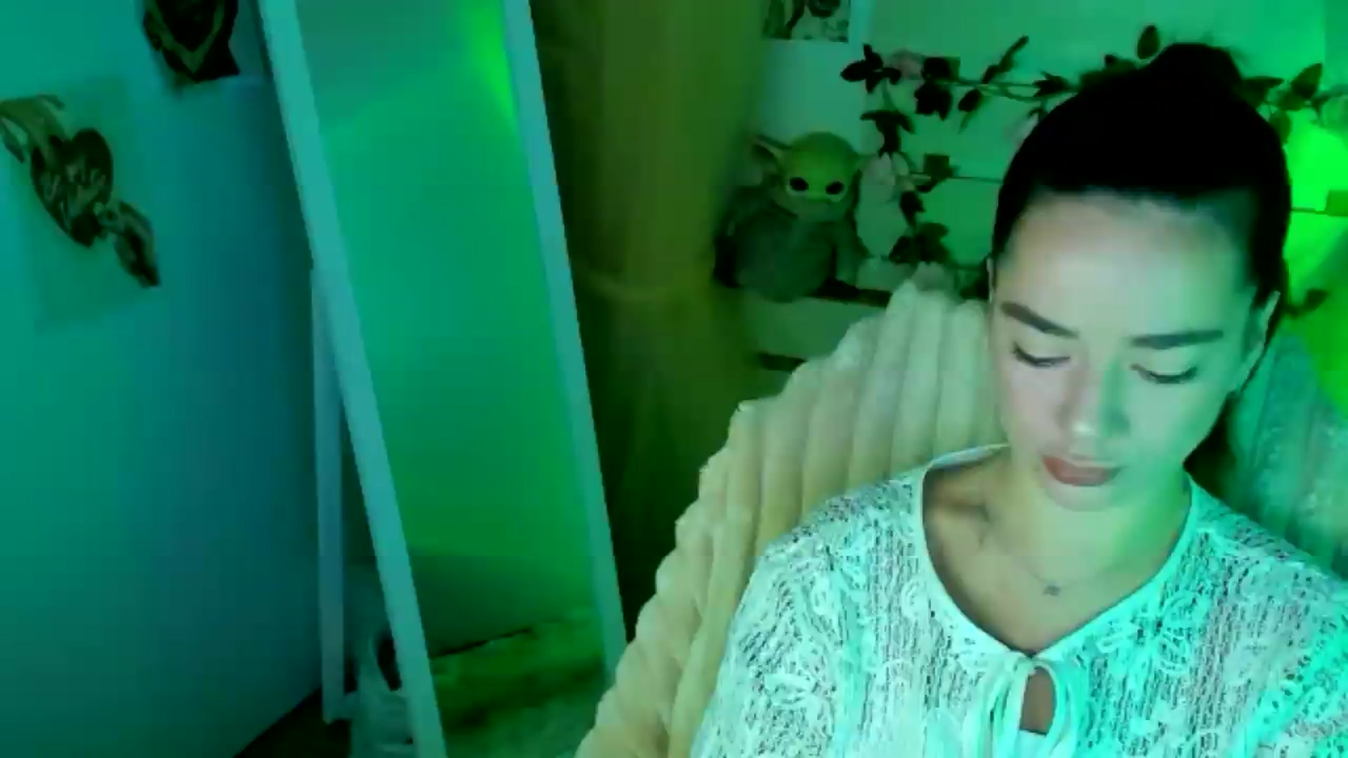 Gallery image thumbnail from KiraLove's myfreecams stream on, 06/25/2026, 06:35 image 20 of 20