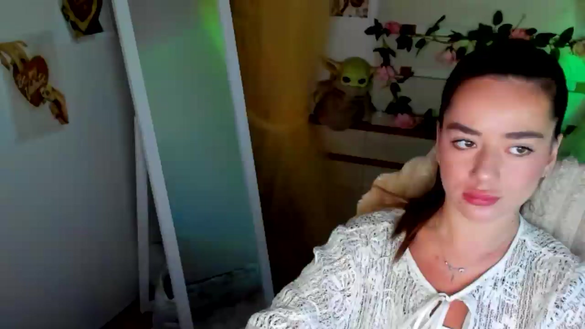 Gallery image thumbnail from KiraLove's myfreecams stream on, 06/25/2026, 08:06 image 16 of 20