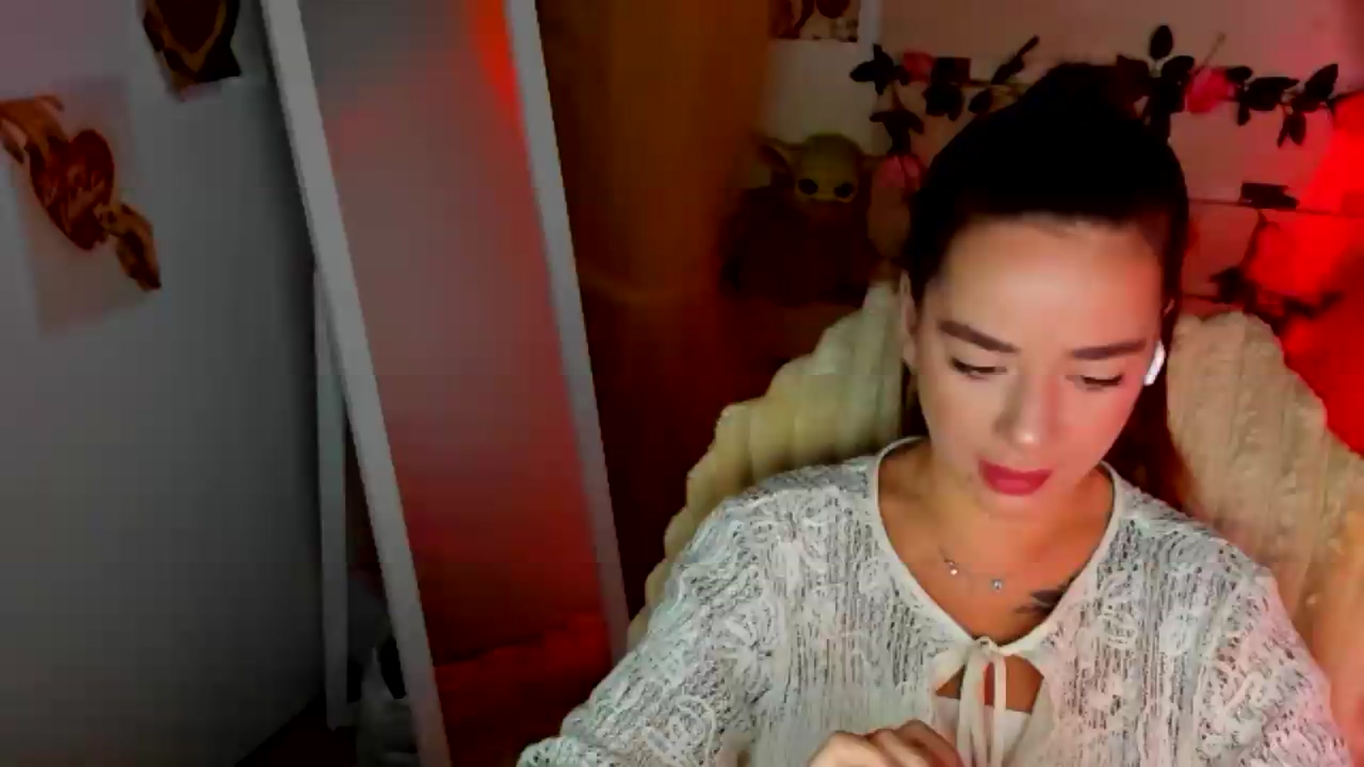 Gallery image thumbnail from KiraLove's myfreecams stream on, 06/25/2026, 08:06 image 6 of 20