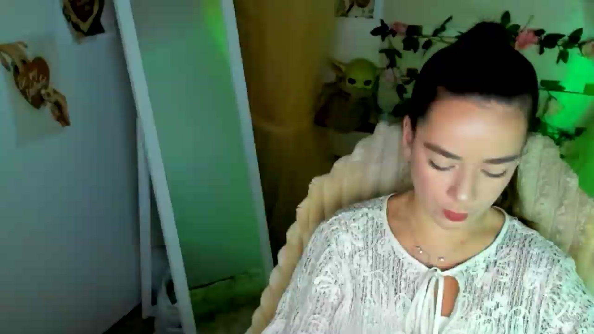 Gallery image thumbnail from KiraLove's myfreecams stream on, 06/25/2026, 08:06 image 2 of 20
