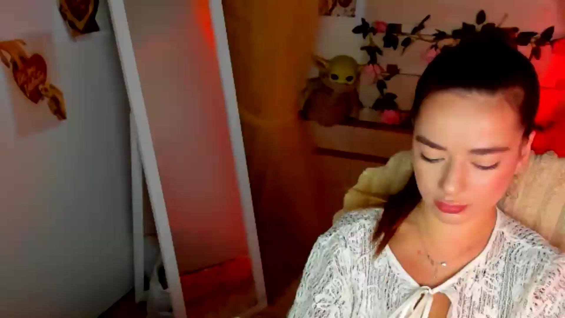 Gallery image thumbnail from KiraLove's myfreecams stream on, 06/25/2026, 08:06 image 15 of 20