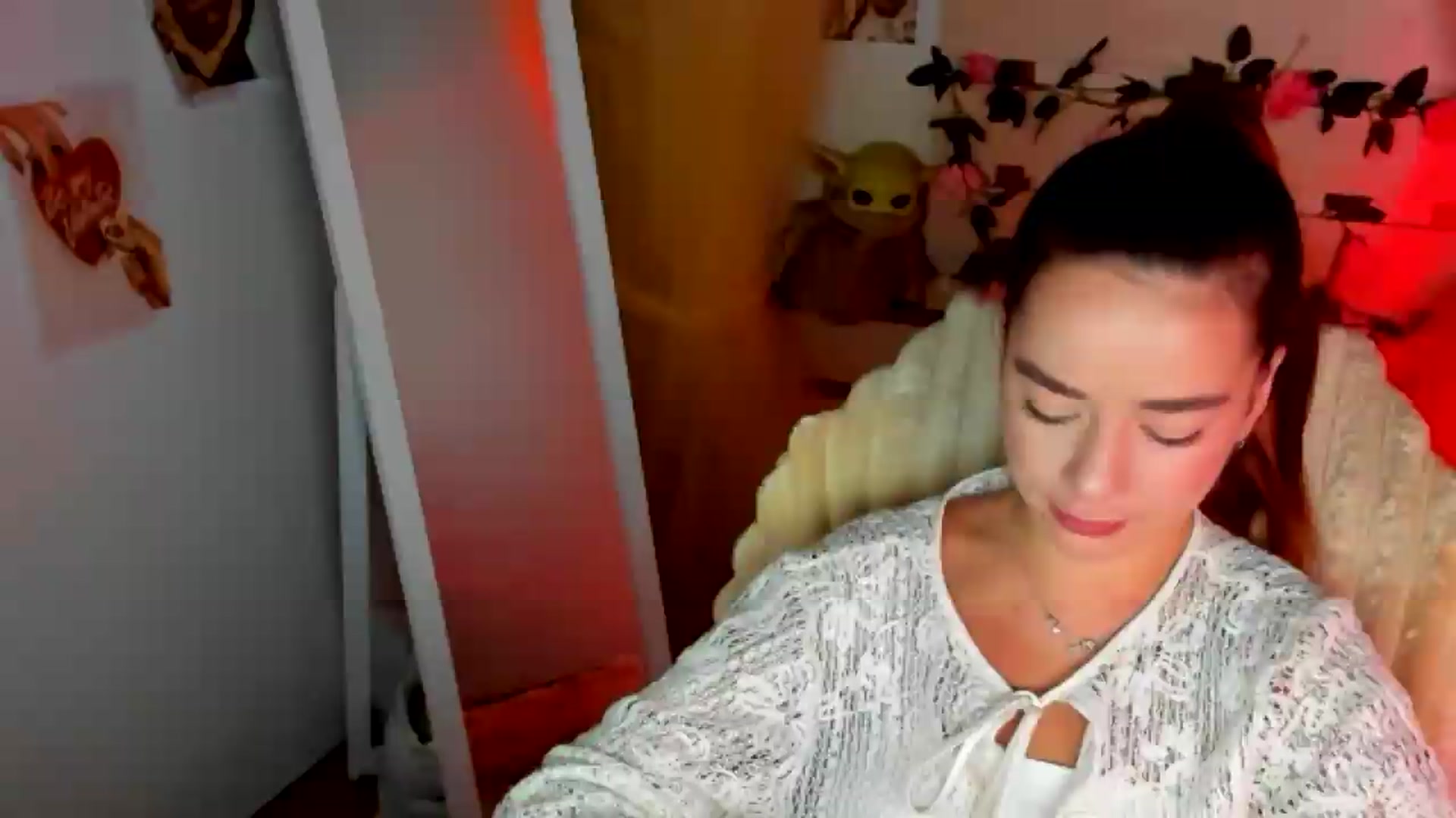 Gallery image thumbnail from KiraLove's myfreecams stream on, 06/25/2026, 08:06 image 13 of 20