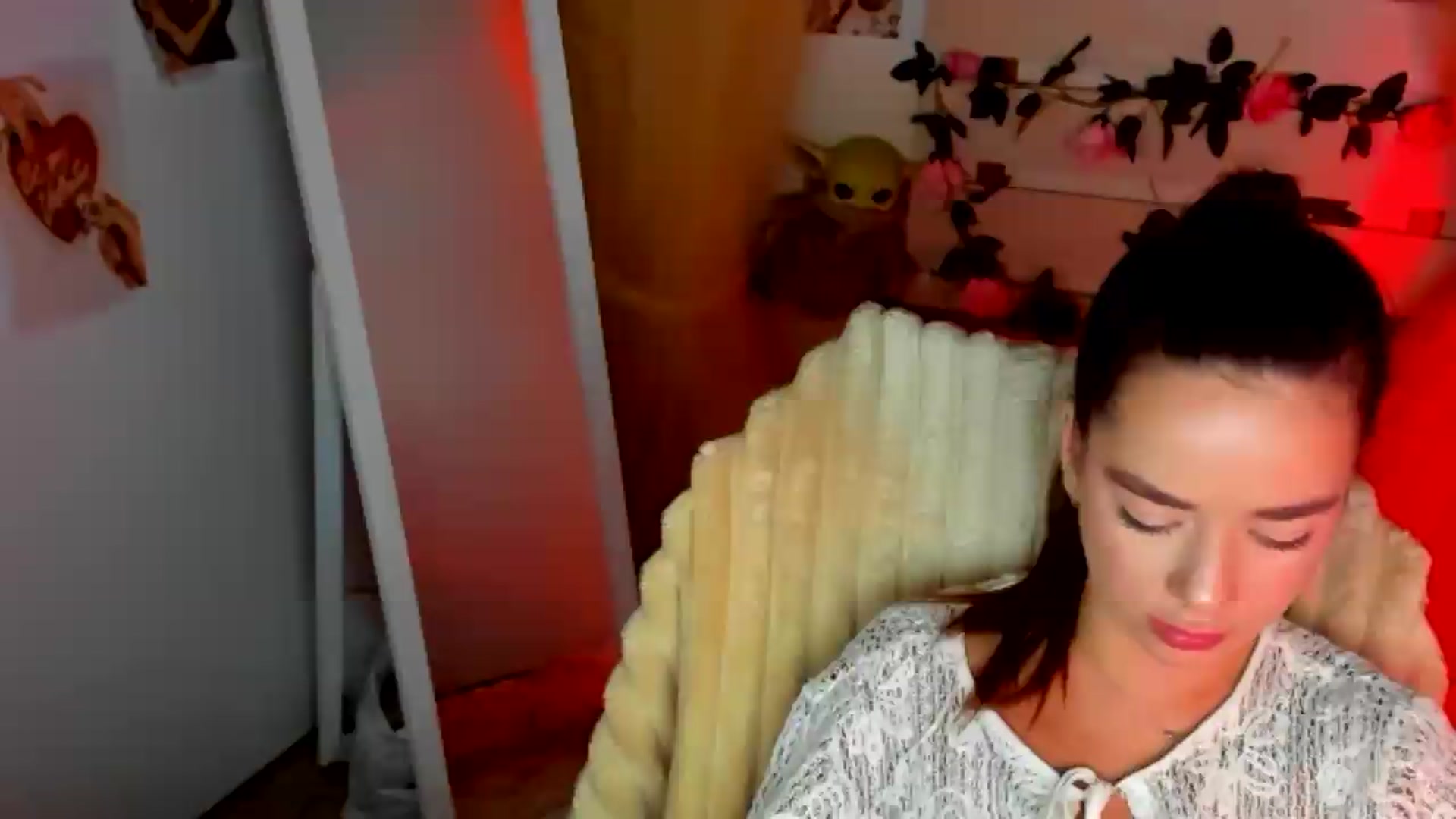 Gallery image thumbnail from KiraLove's myfreecams stream on, 06/25/2026, 10:35 image 18 of 20