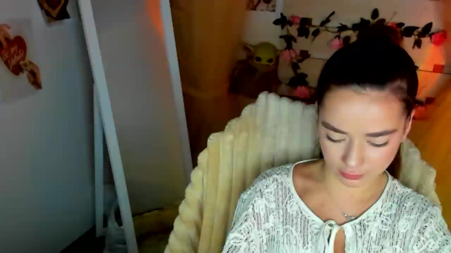 Gallery image thumbnail from KiraLove's myfreecams stream on, 06/25/2026, 10:35 image 6 of 20