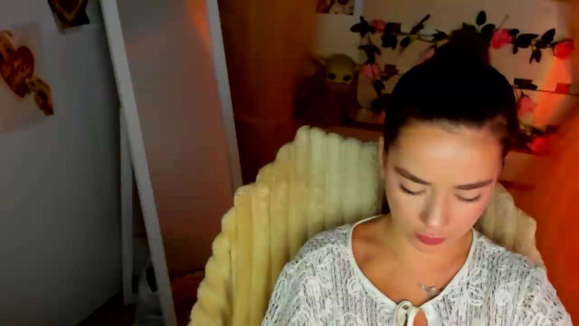 Gallery image thumbnail from KiraLove's myfreecams stream on, 06/25/2026, 10:35 image 9 of 20