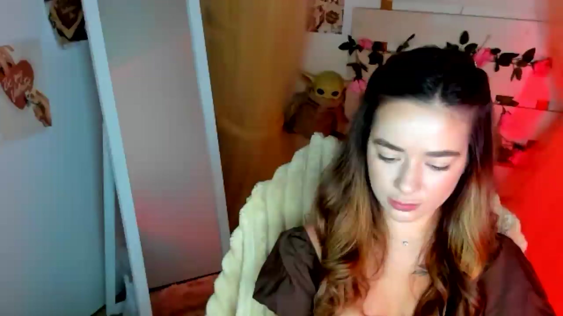 Gallery image thumbnail from KiraLove's myfreecams stream on, 06/29/2026, 08:08 image 7 of 20