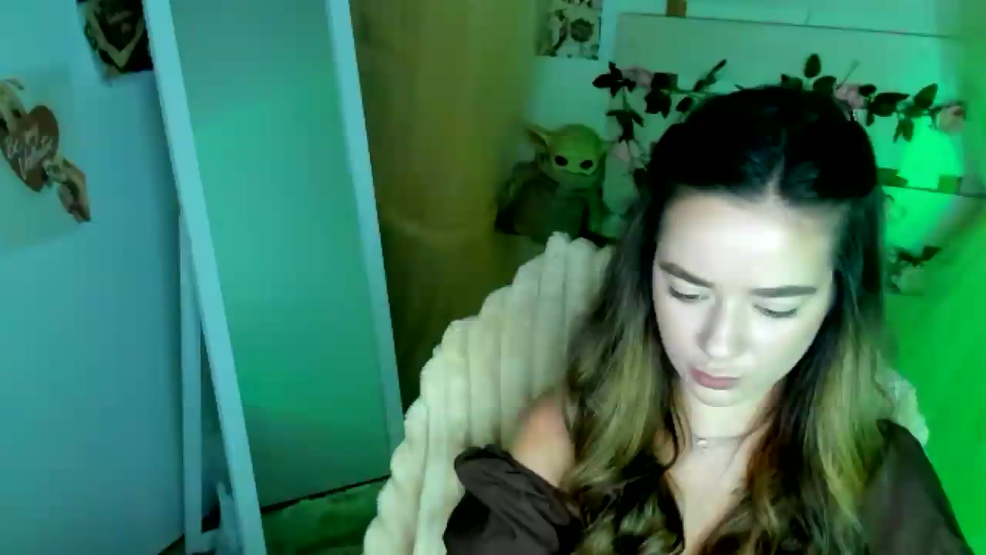 Gallery image thumbnail from KiraLove's myfreecams stream on, 06/29/2026, 08:08 image 11 of 20