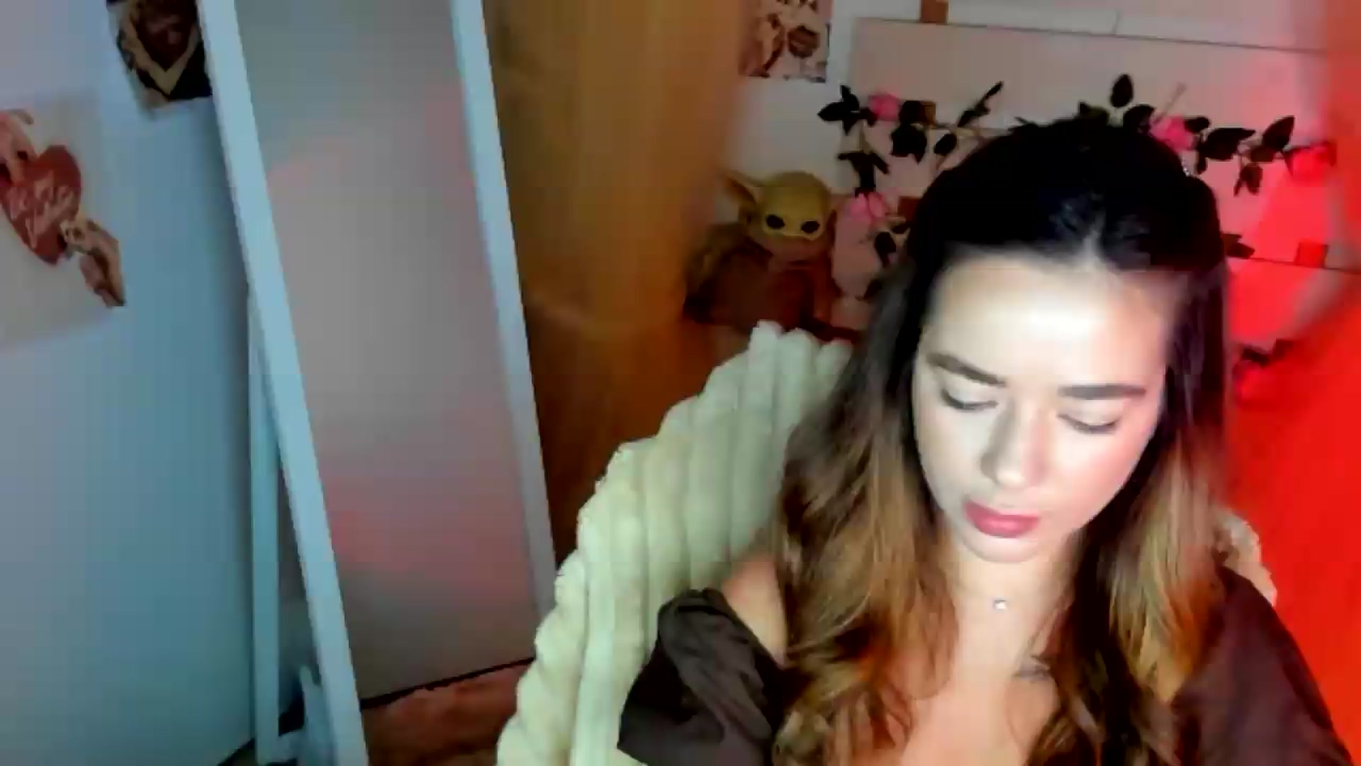 Gallery image thumbnail from KiraLove's myfreecams stream on, 06/29/2026, 08:08 image 8 of 20