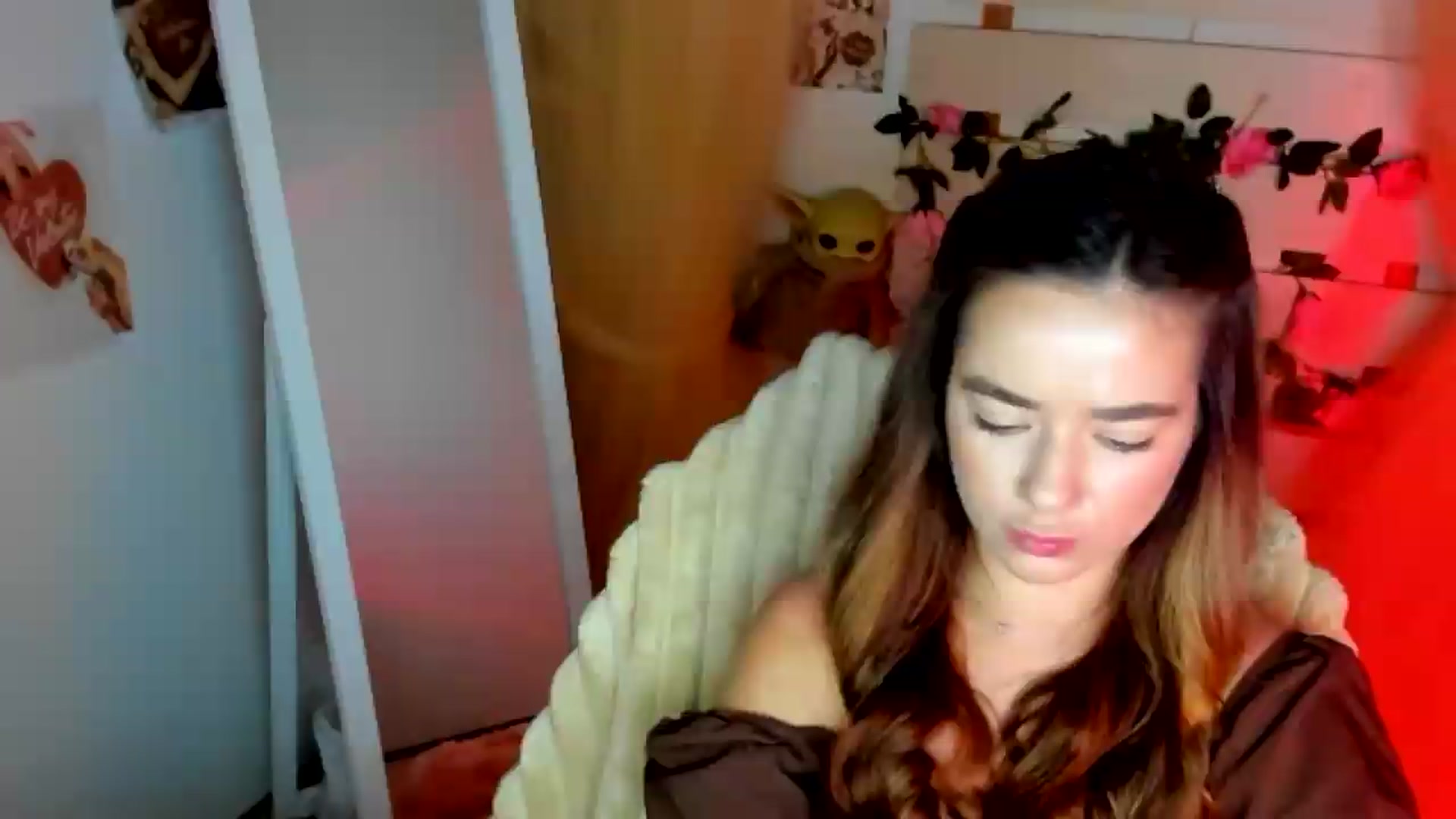 Gallery image thumbnail from KiraLove's myfreecams stream on, 06/29/2026, 10:35 image 2 of 20