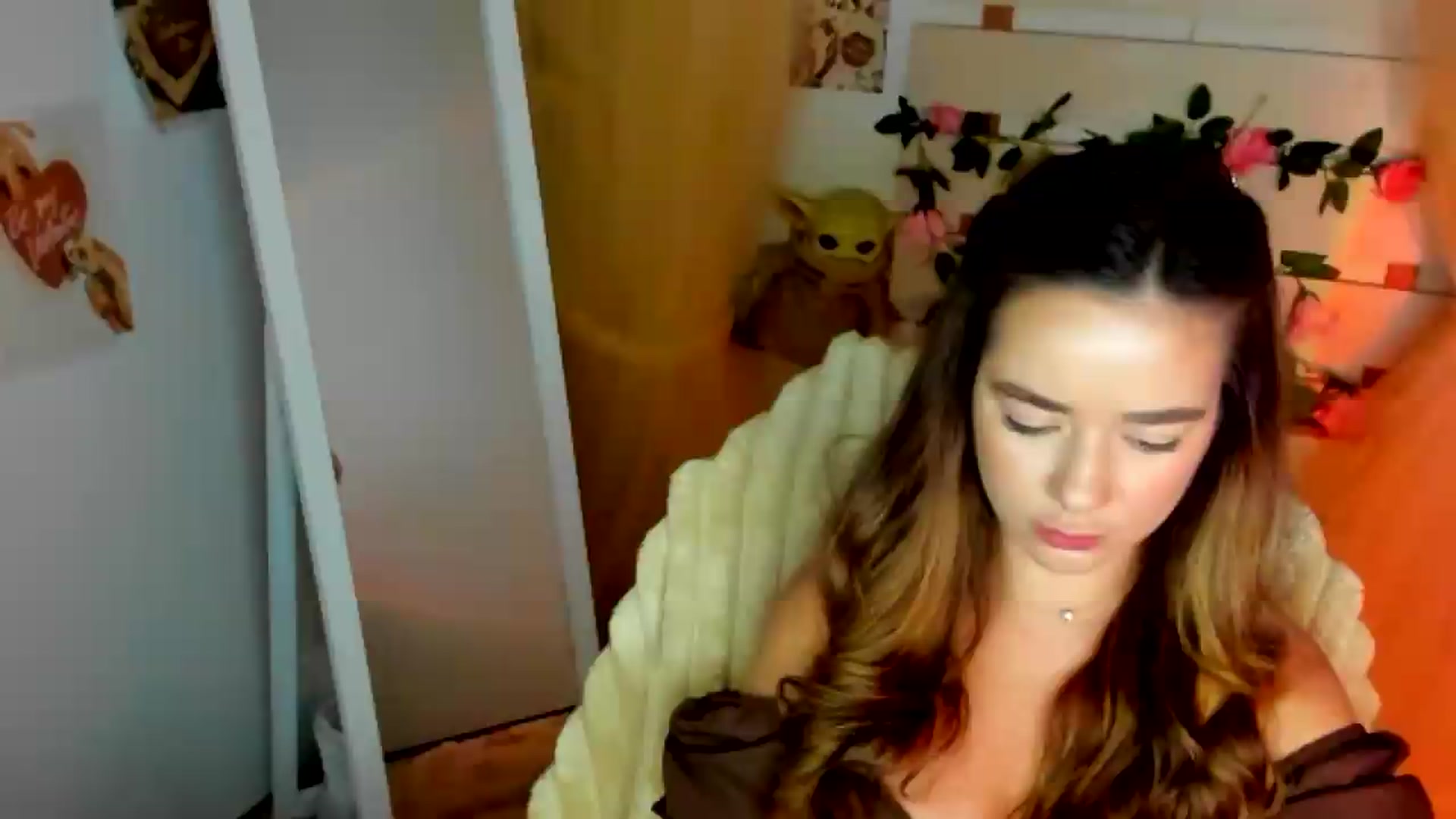 Gallery image thumbnail from KiraLove's myfreecams stream on, 06/29/2026, 10:35 image 13 of 20