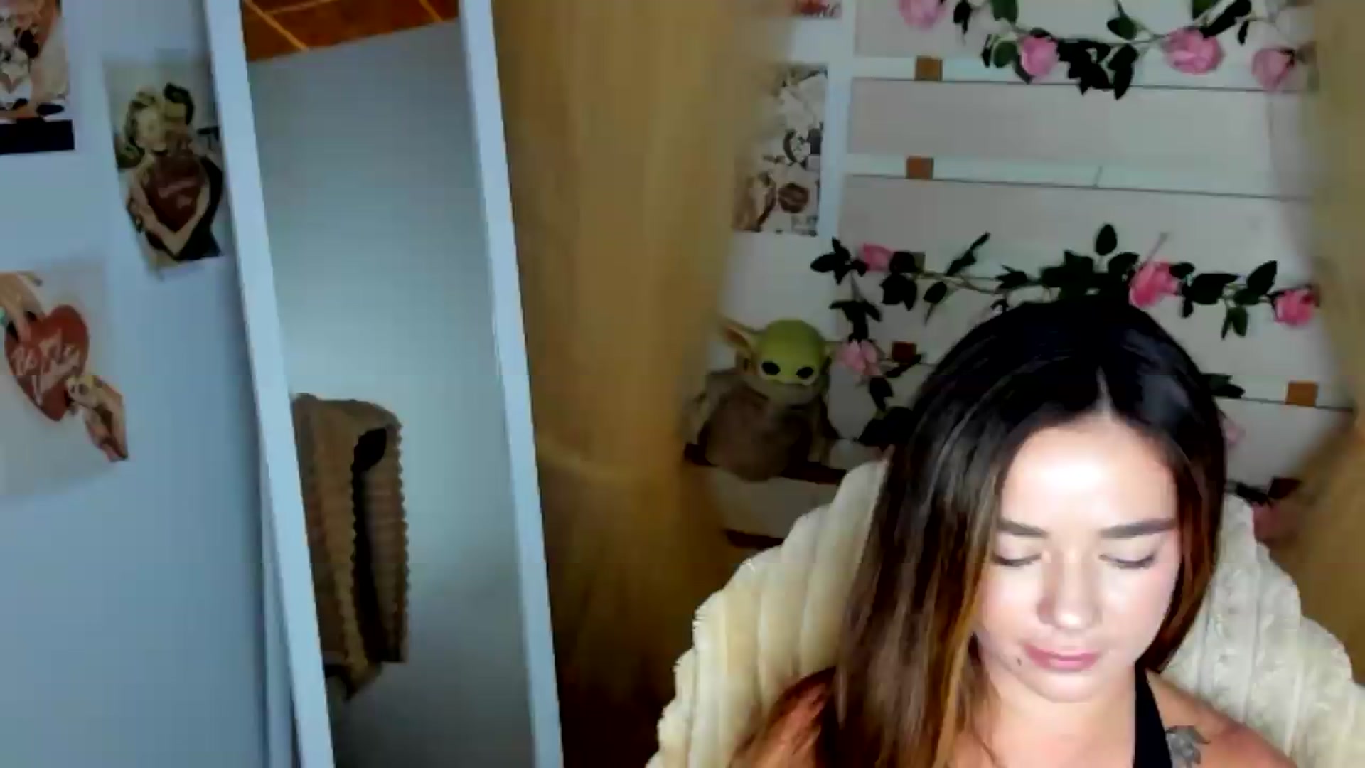 Gallery image thumbnail from KiraLove's myfreecams stream on, 06/30/2026, 14:31 image 1 of 20